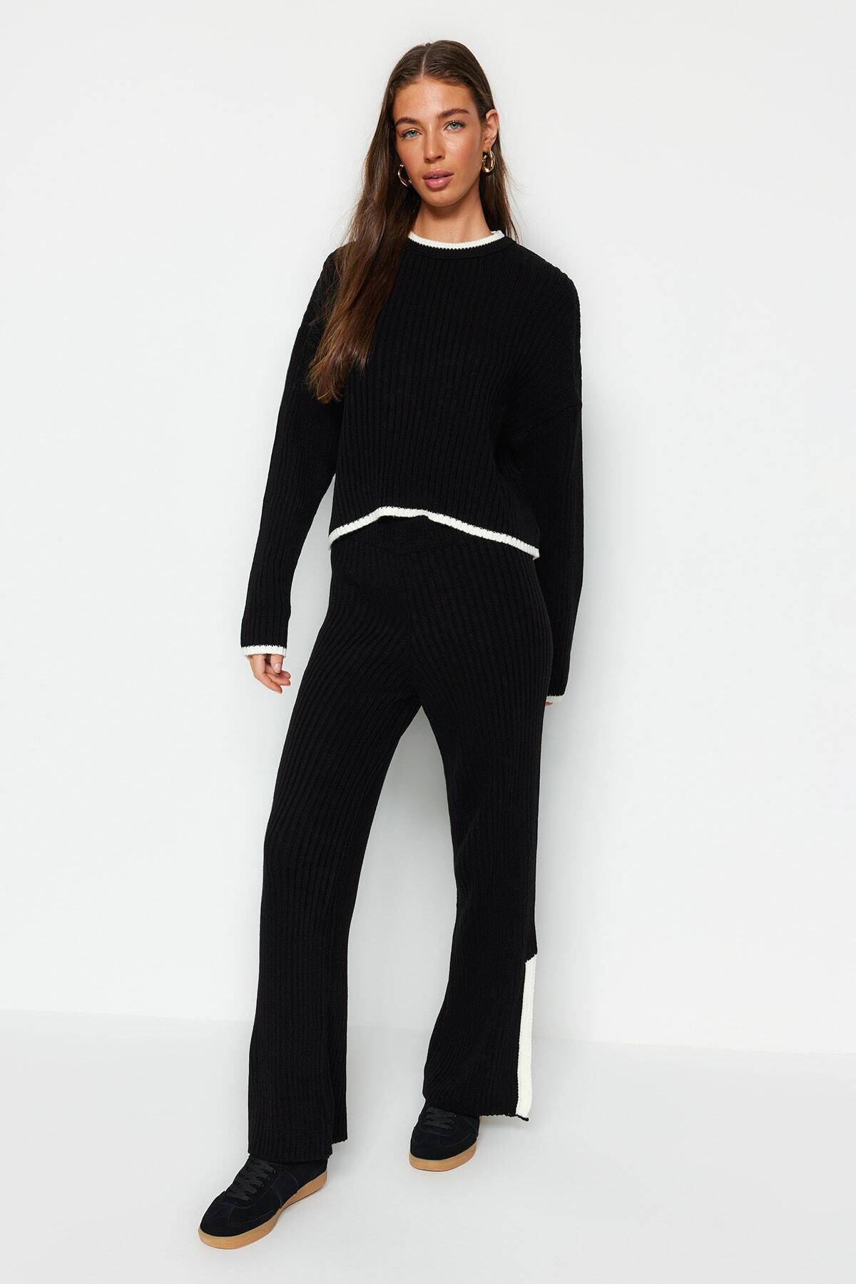 Trendyol Collection Schwarzes Farbblock-Crop-Strick-Set – TWOAW24AU00021