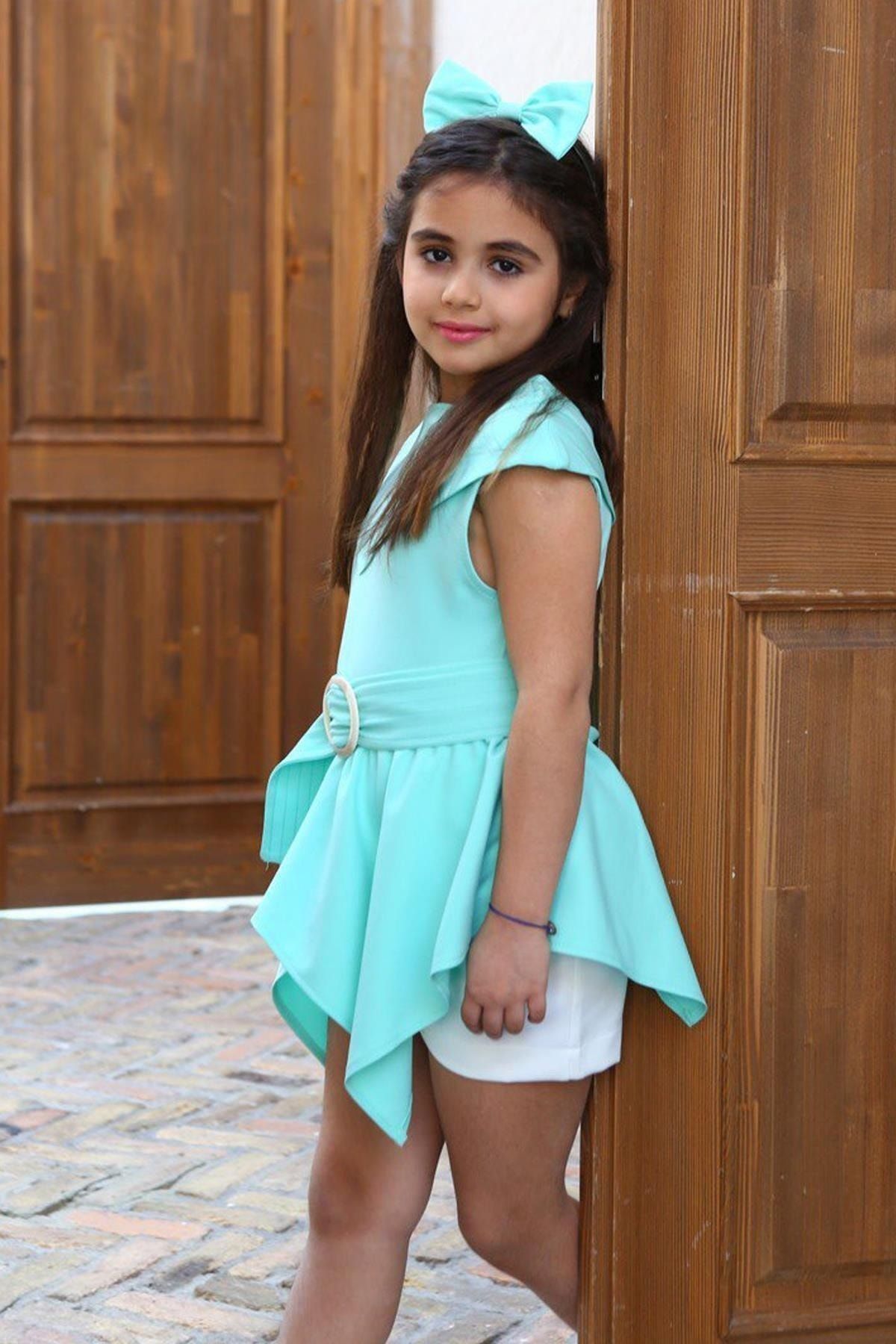 Girls top turquoise shorts