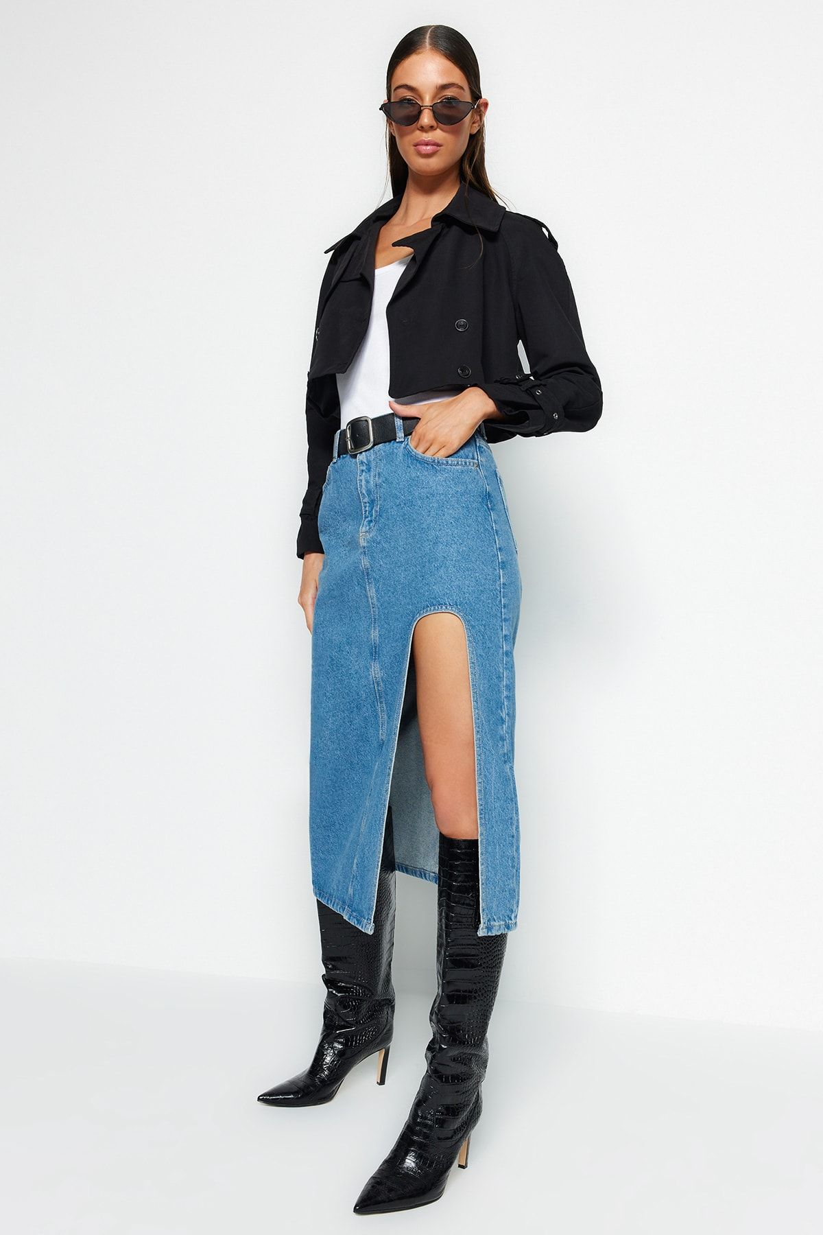 Trendyol Collection Modrá rozparkovaná midi džínová sukně TWOAW24ET00086