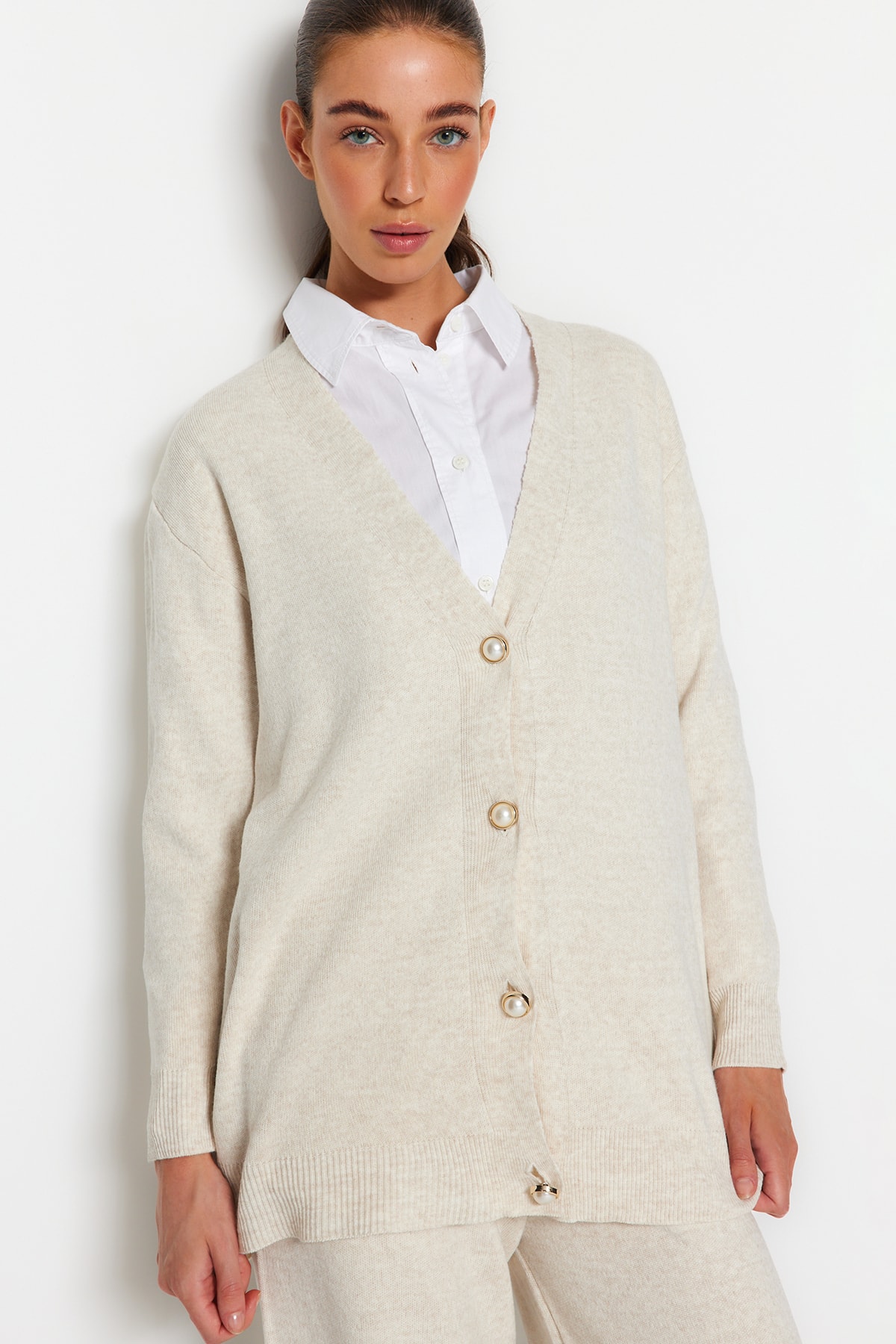 Trendyol Modest Zestaw dzianinowy kardigan i spodnie - Stone Pearl Button Tctaw24Us00037