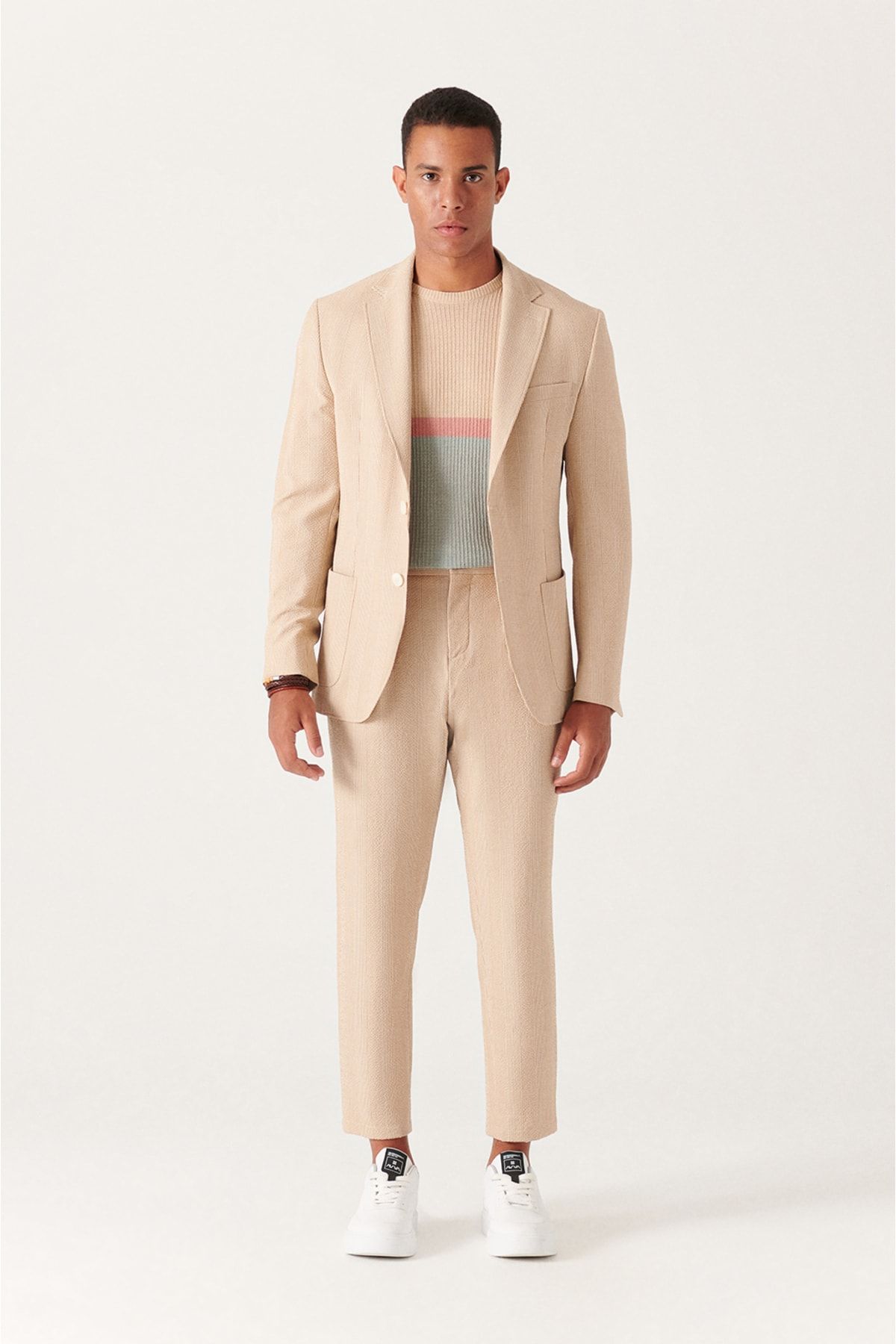 شلوار پارچه ای کرمی جیب دار زیپ دار دکمه ای مدل راسته کلاسیک مردانه آوا Avva (برند ترکیه)