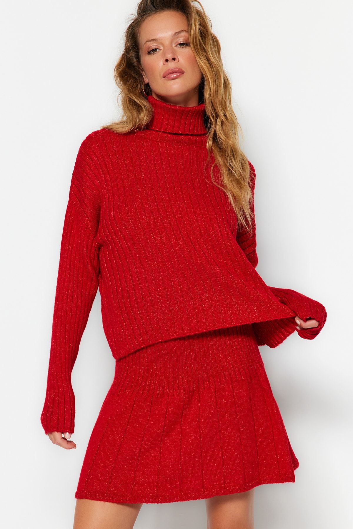 Trendyol Collection Set De Tricotaje Cu Textura Moale, De Culoare Super Lată, Cu Fustă Plisată Femeie - M