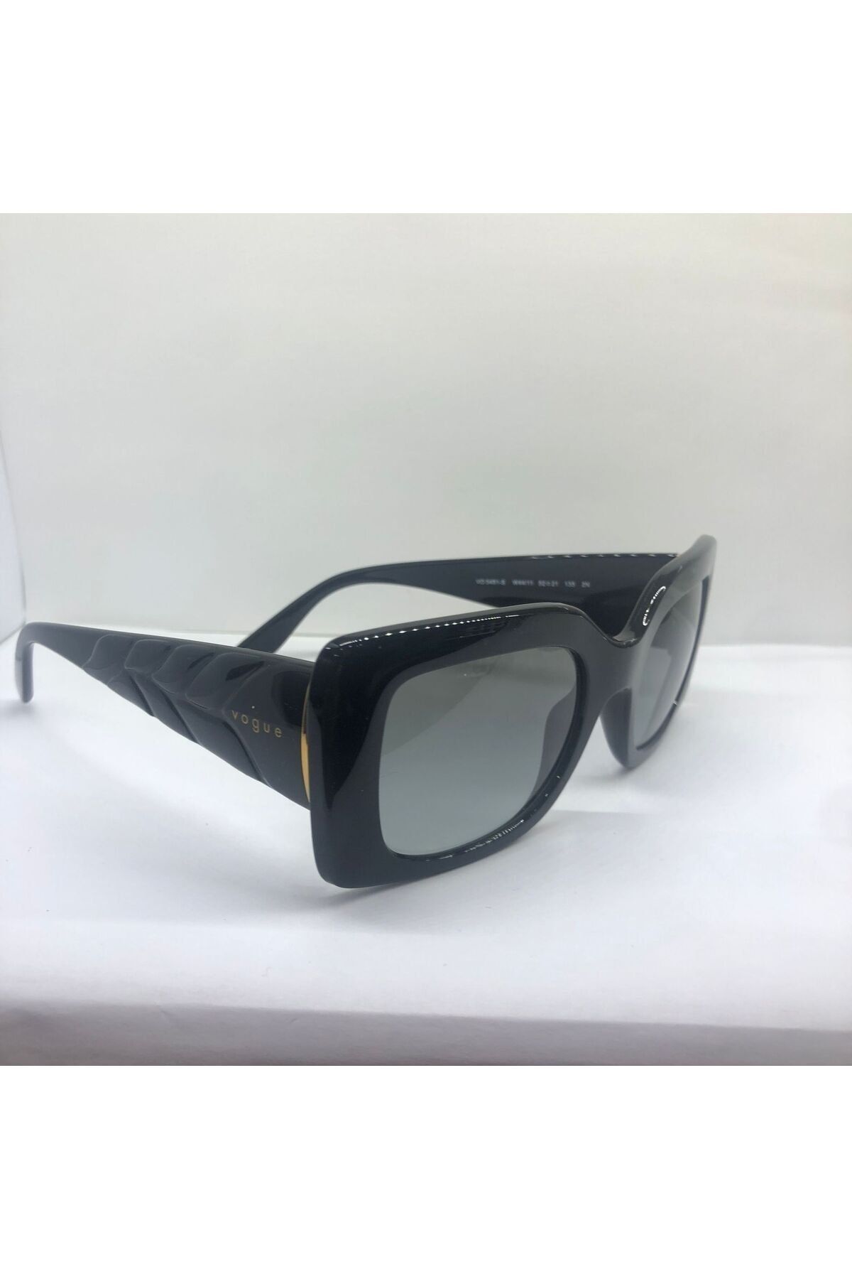 عینک آفتابی چند رنگ زنانه VO 5481-S W44/11 52-21 135 Vogue