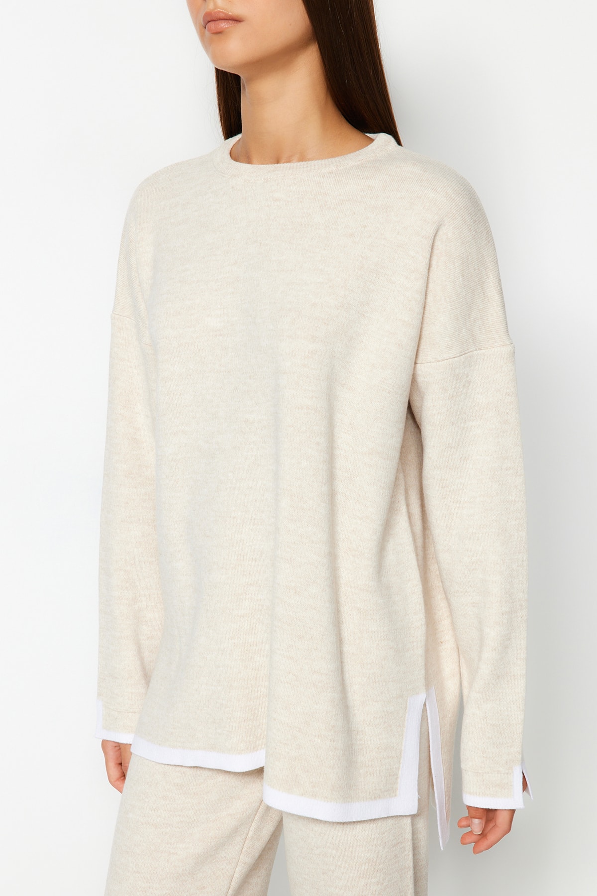 Trendyol Collection Бежевий комплект трикотажної білизни з широким візерунком і контрастними кольорами TWOAW24AU00062