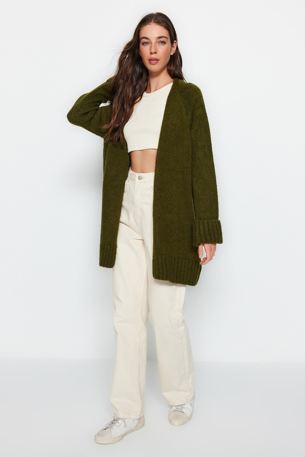 Trendyol Collection-Kardigan z miękkiej teksturowanej dzianiny o szerokim kroju w kolorze khaki TWOAW21HI0555 3