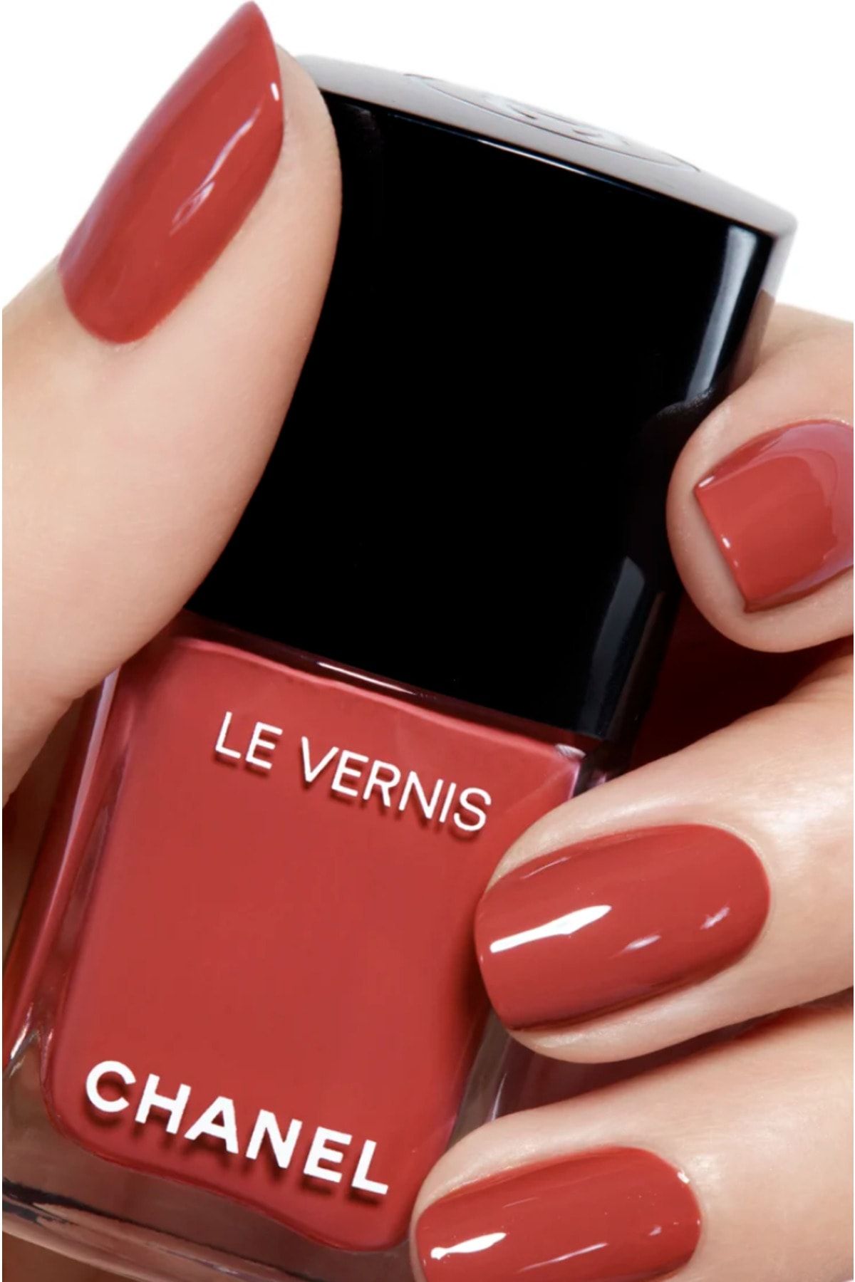 Chanel لاک ناخن LE VERNIS رنگ های زنده و درخشش بالا رنگ قرمز گوجه ای 13 میل
