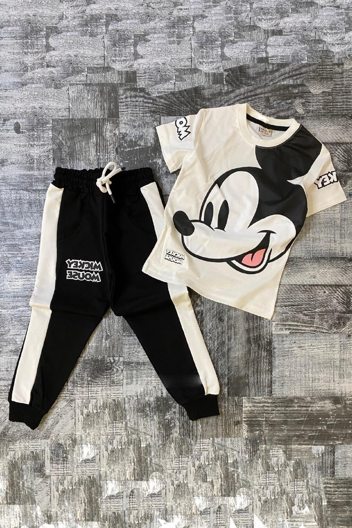 Riccotarz Boy s Micky Mouse Patterned Black Tracksuit Set Age 3