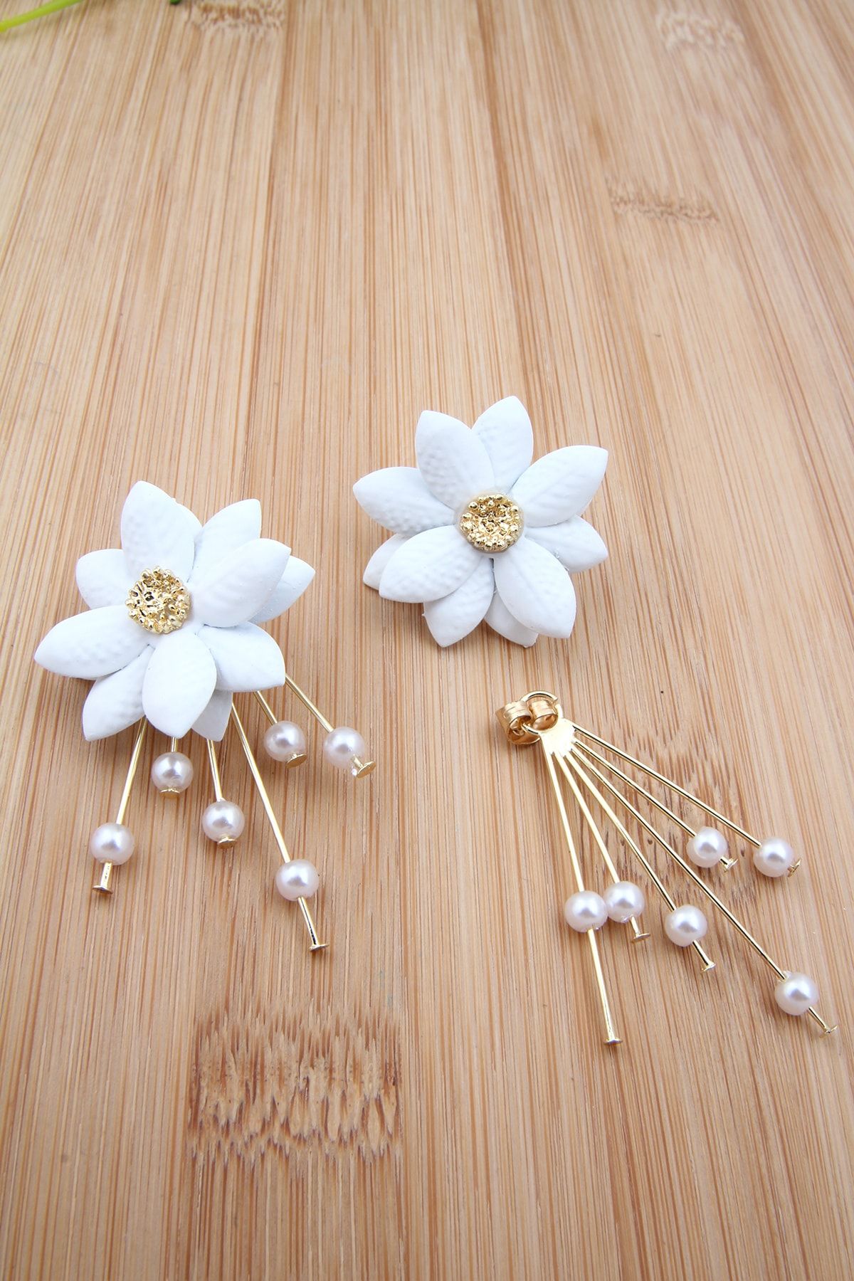Pearl flower earrings top