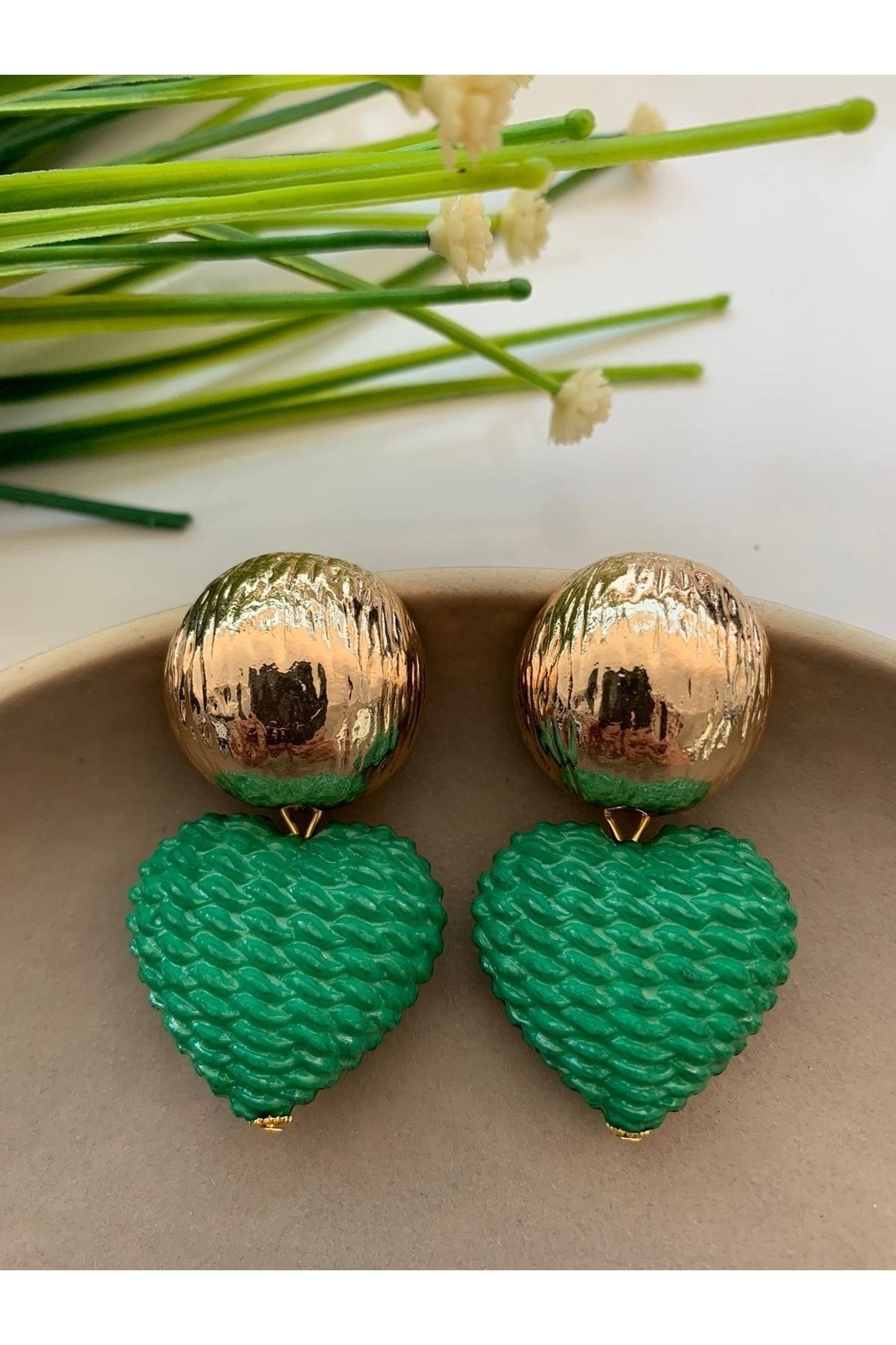 Pelin Aksesuar Green Straw Braided Heart Earrings