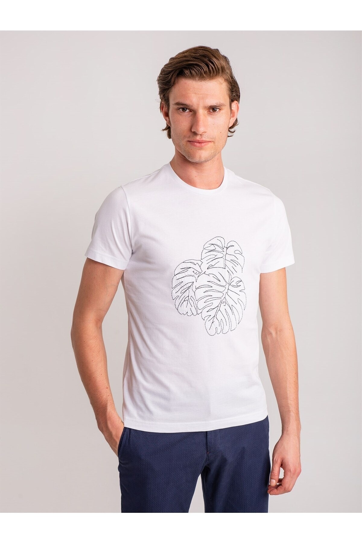 تی شرت سفید طرح چاپی یقه خدمه مدل اسلیم فیت آستین کوتاه مردانه دوفی Dufy (برند ترکیه)