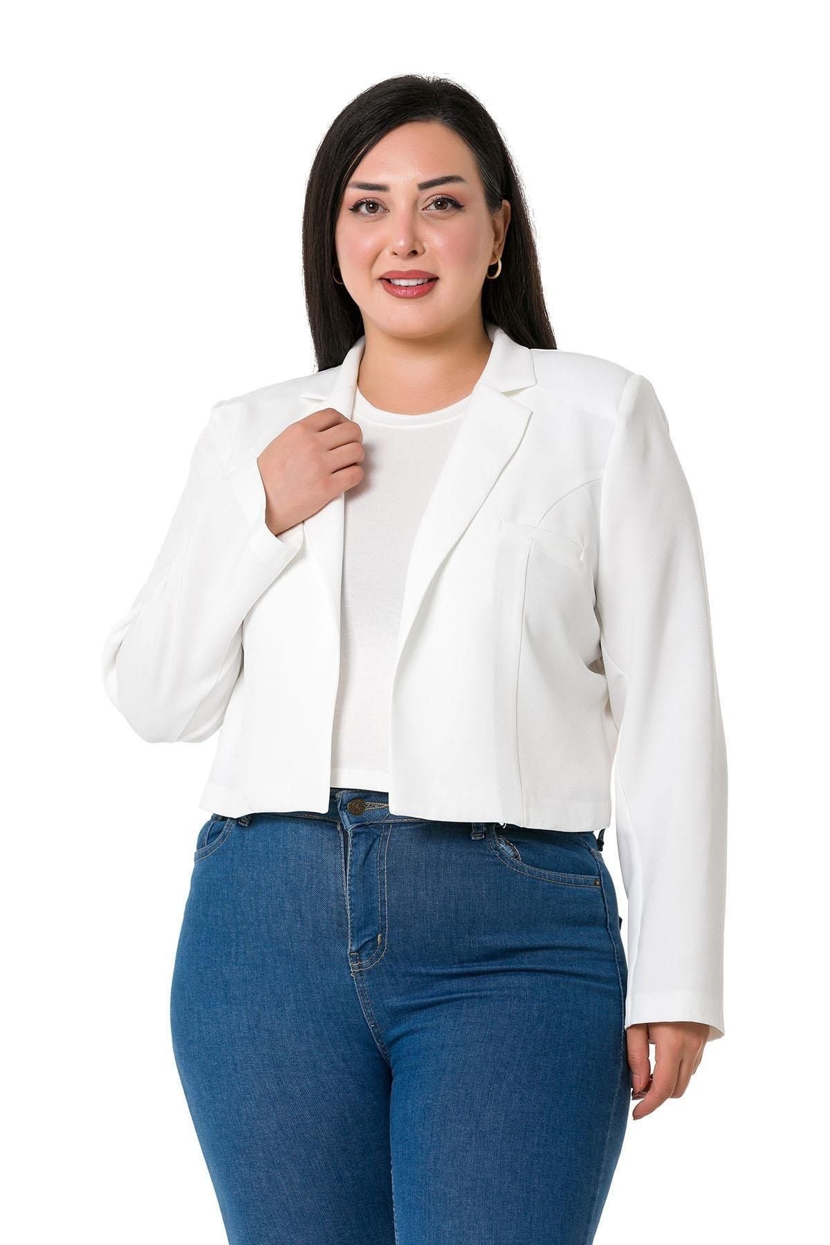 DISENTIS MODEST-Large Size Padded Unlined Short White Jacket with Ornamental Pockets 4