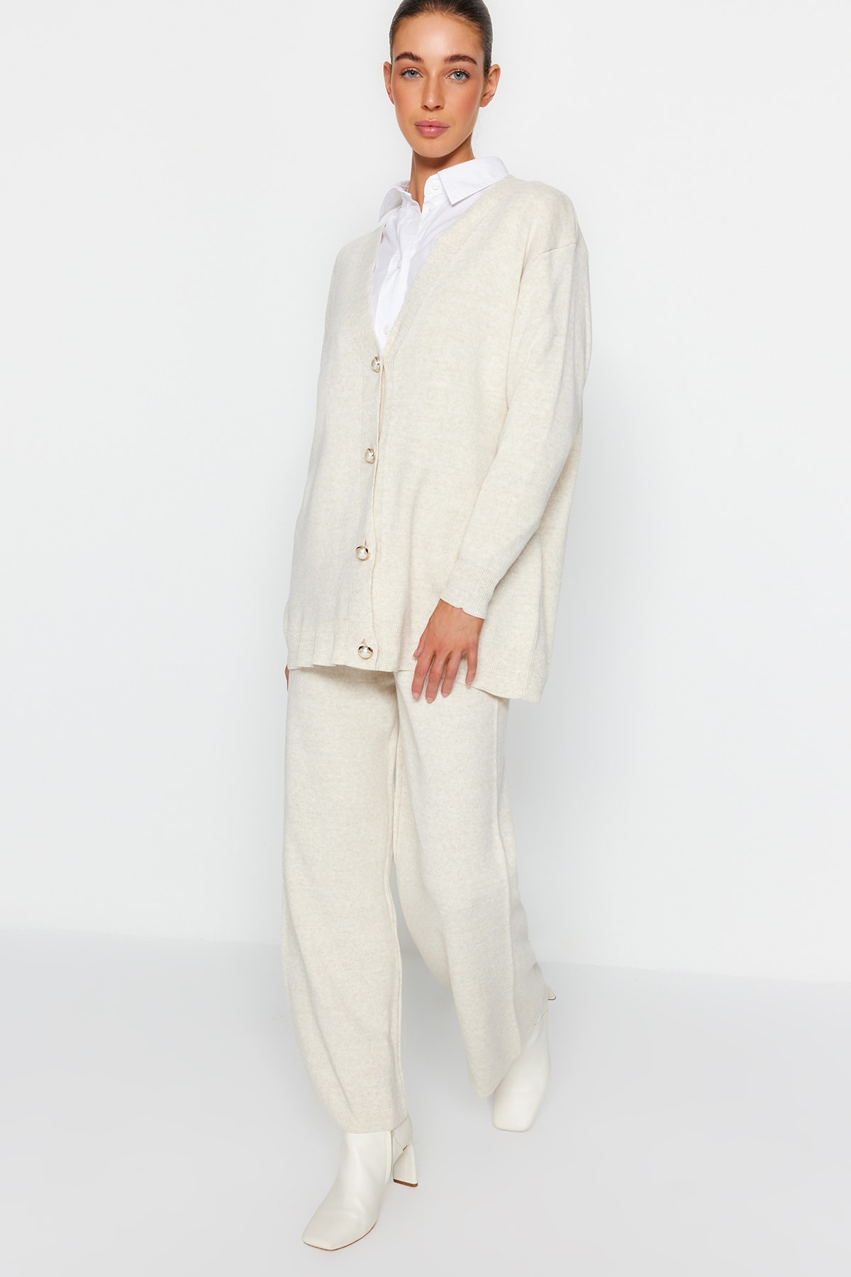 Trendyol Modest Zestaw dzianinowy kardigan i spodnie - Stone Pearl Button Tctaw24Us00037