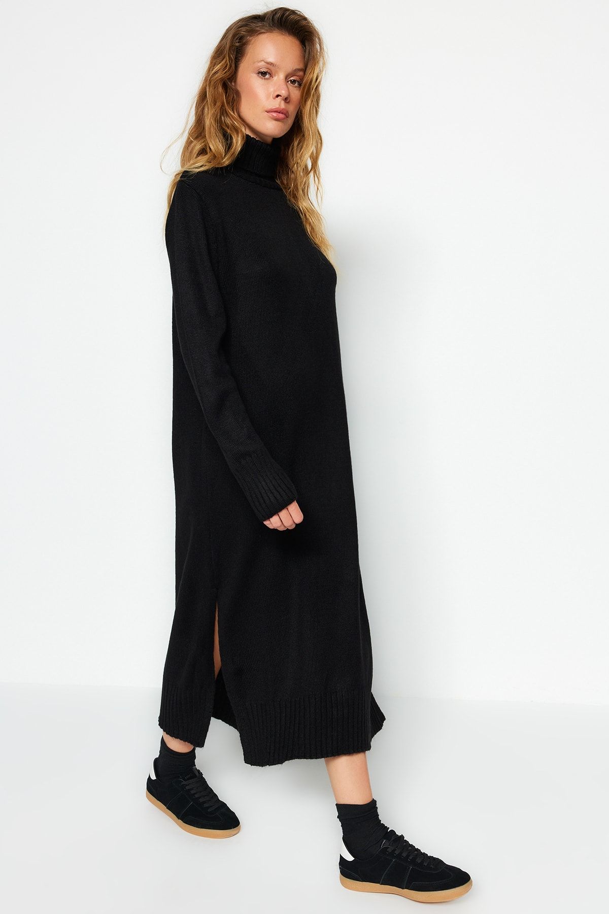 Trendyol Collection-Schwarzes Midi-Strickkleid mit weitem Schnitt und weicher Struktur TWOAW24EL00034 3