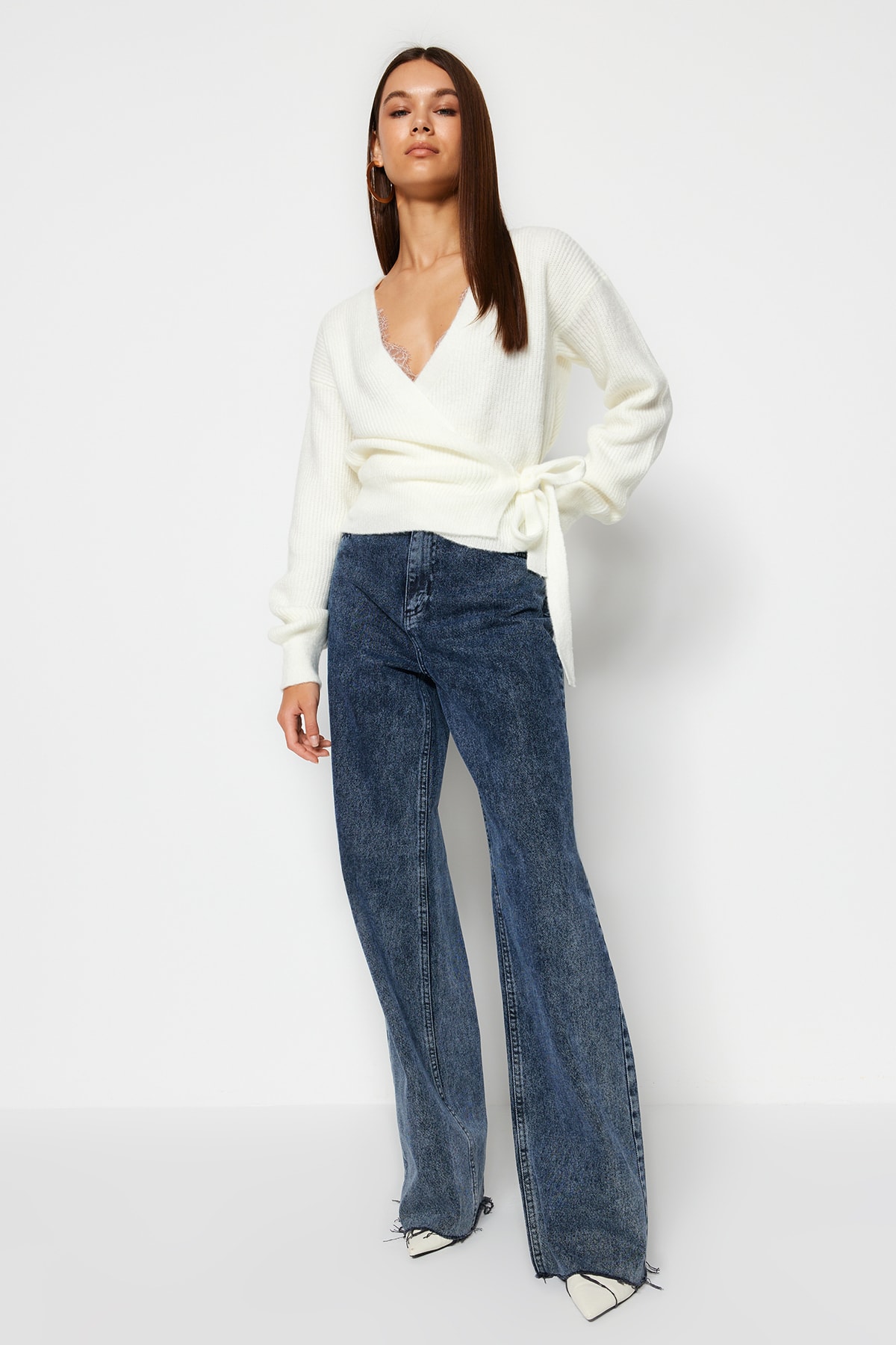 Trendyol Collection Ecru puha textúrájú, kétsoros galléros kötöttáru kardigán TWOAW24HI00282