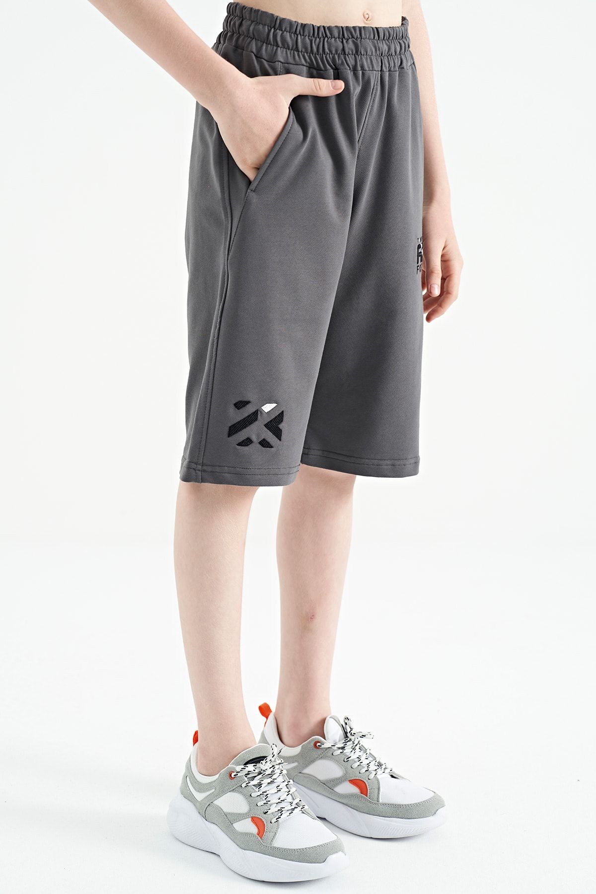 Tommy Life Dark Gray Hidden Pocket Detailed Embroidery Patterned