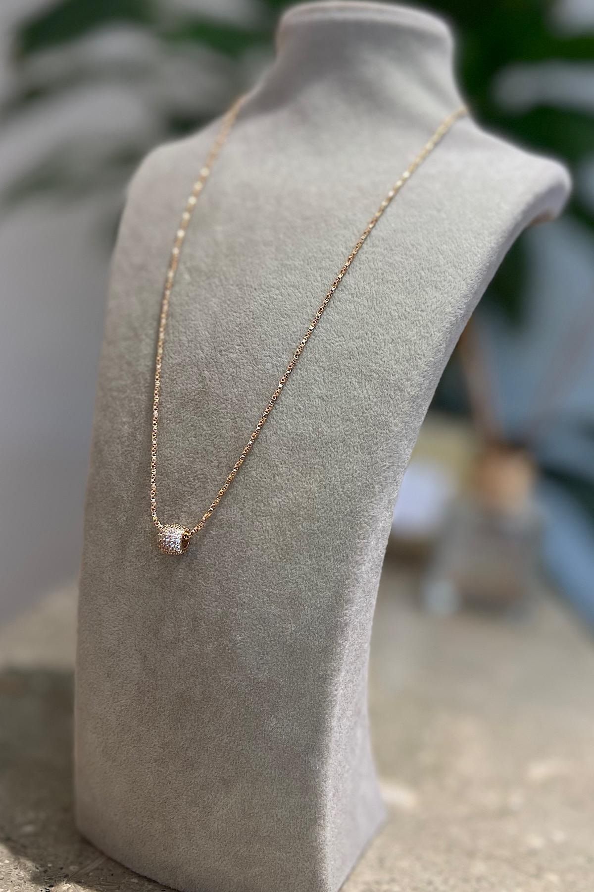 Vrai and oro hotsell solitaire diamond necklace