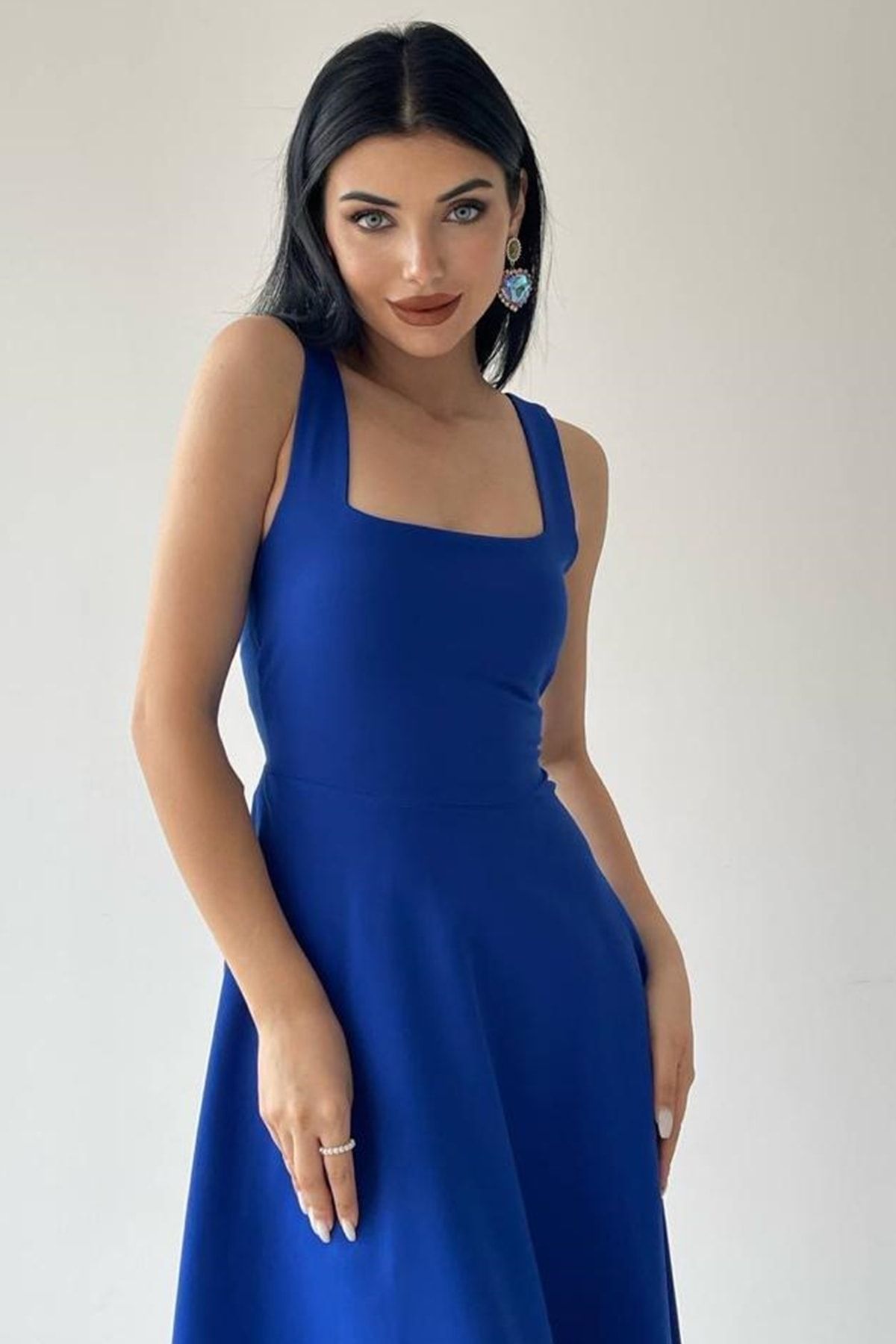 vuvutasarım-Damen-Abendkleid mit quadratischem Kragen und dicken Trägern in Midi-Länge in Saks-Blau 151 8