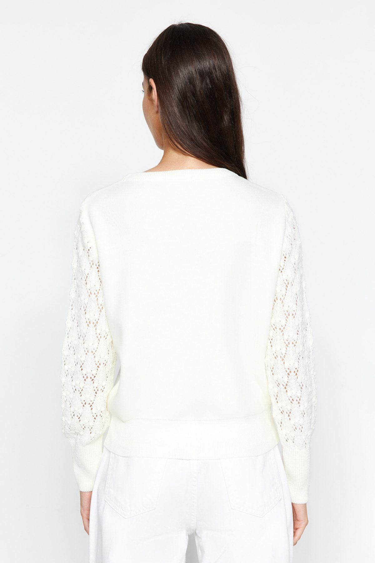 Trendyol Collection-Durchbrochener Strickpullover in Ecru - Perforiert, TWOAW22KZ1422 4