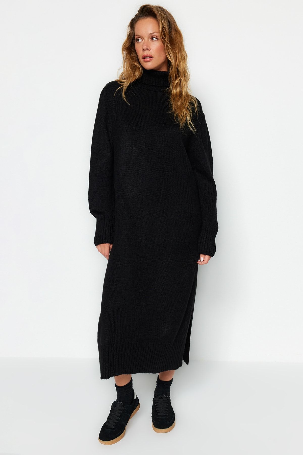 Trendyol Collection-Schwarzes Midi-Strickkleid mit weitem Schnitt und weicher Struktur TWOAW24EL00034 2
