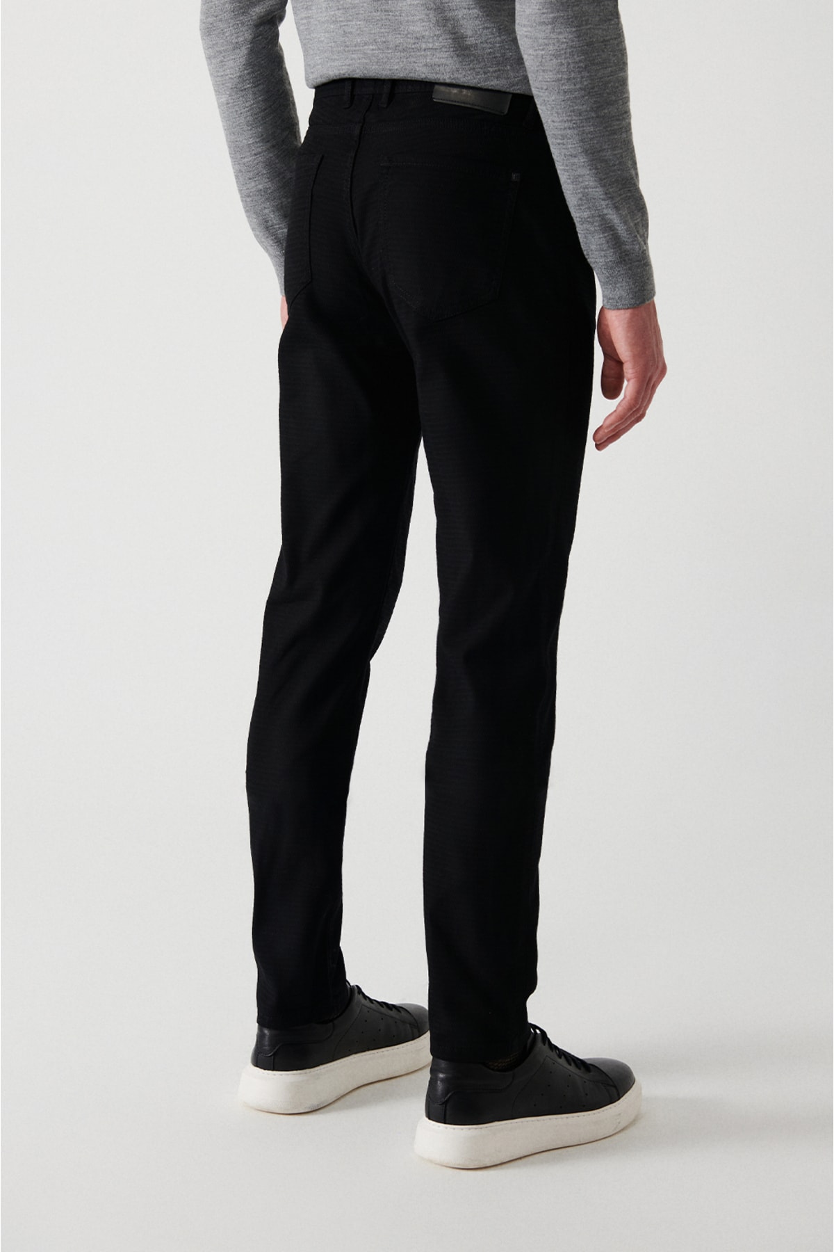 شلوار جین جیب دار زیپ دار مدل راسته مردانه آوا Avva (برند ترکیه)