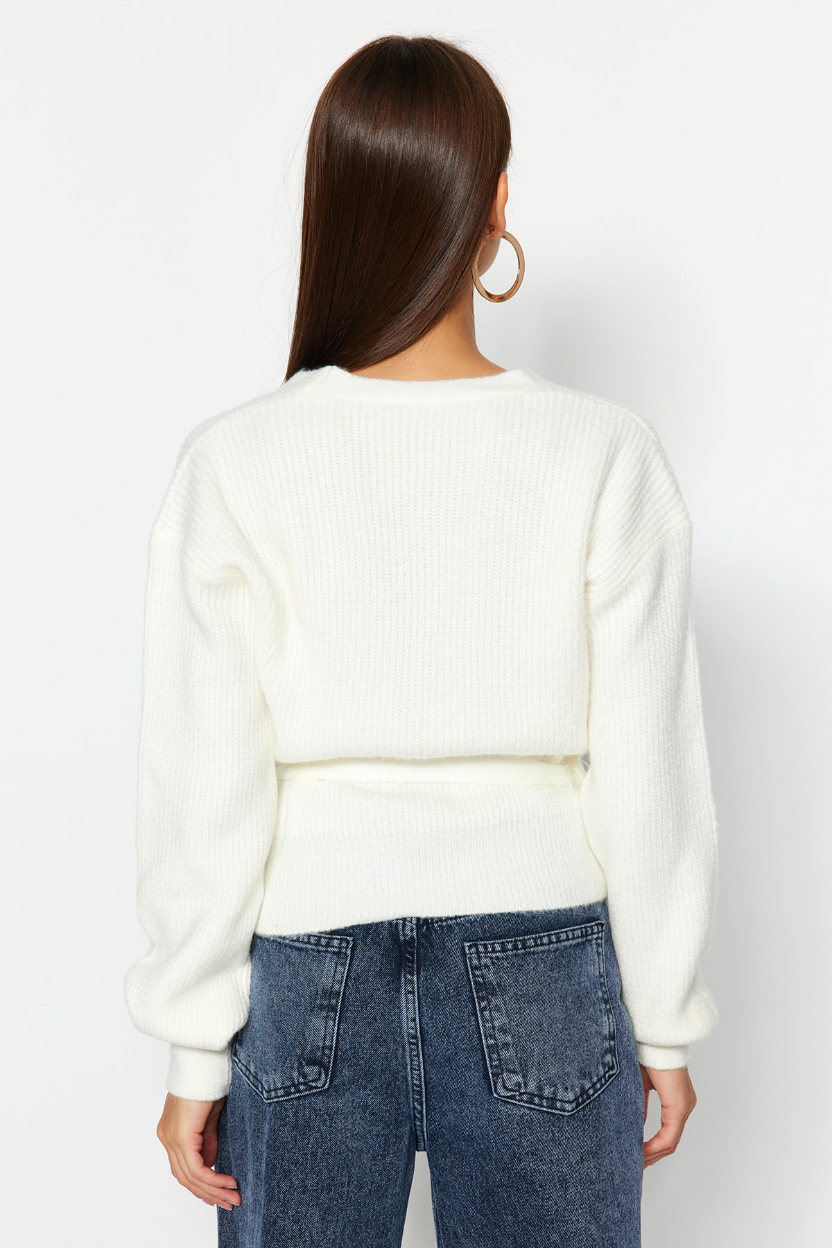 Trendyolmilla  Ekru Yumuşak Dokulu Kruvaze Yaka Triko Hırka TWOAW24HI00282 - Görsel 5