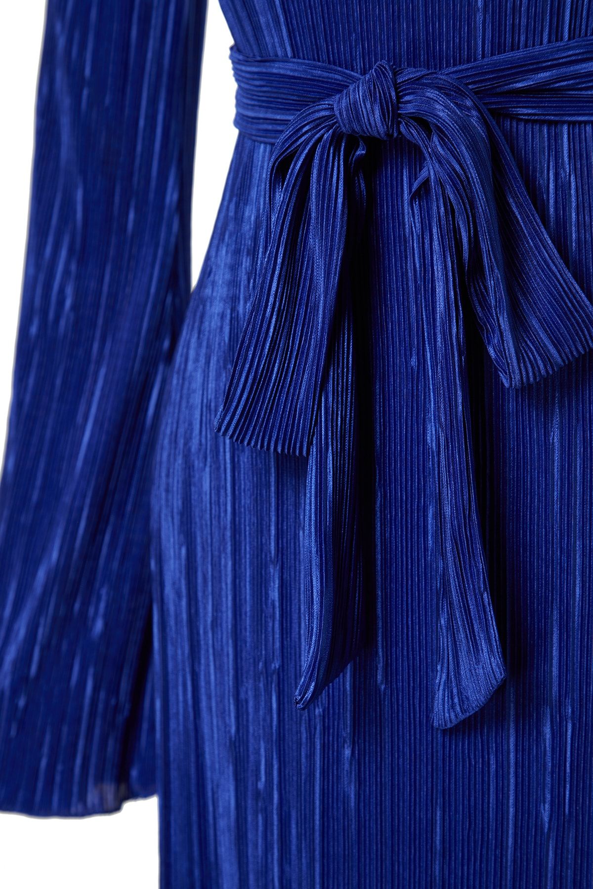 Trendyol Collection-Marineblaues Midi-Strickkleid in A-Linie mit ausgestellten Ärmeln aus Premium-Plisseestoff mit detailliertem Ausschnitt TWOAW24EL00125 8