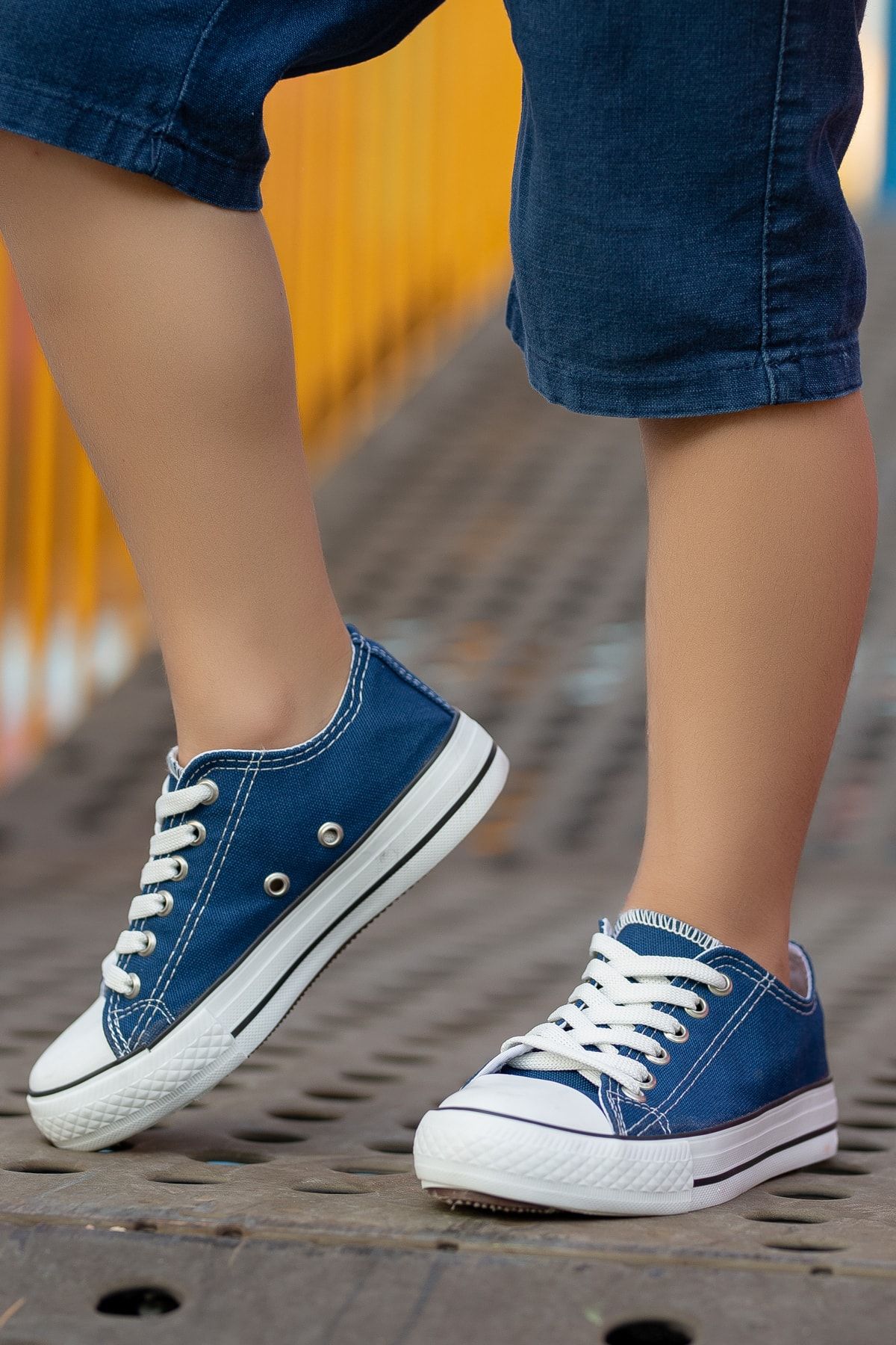 Denim shop canvas shoes