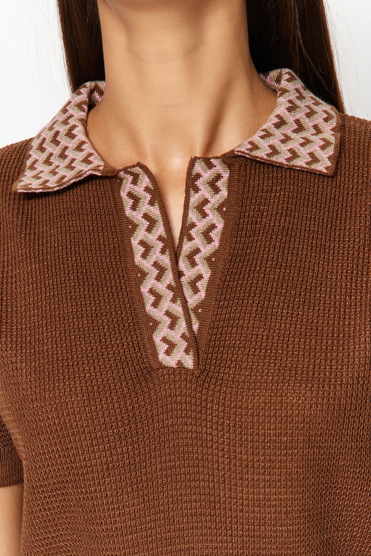 Trendyol Collection-Gemusterte Strickbluse mit Nerzkragen - TWOAW24BZ00011 4