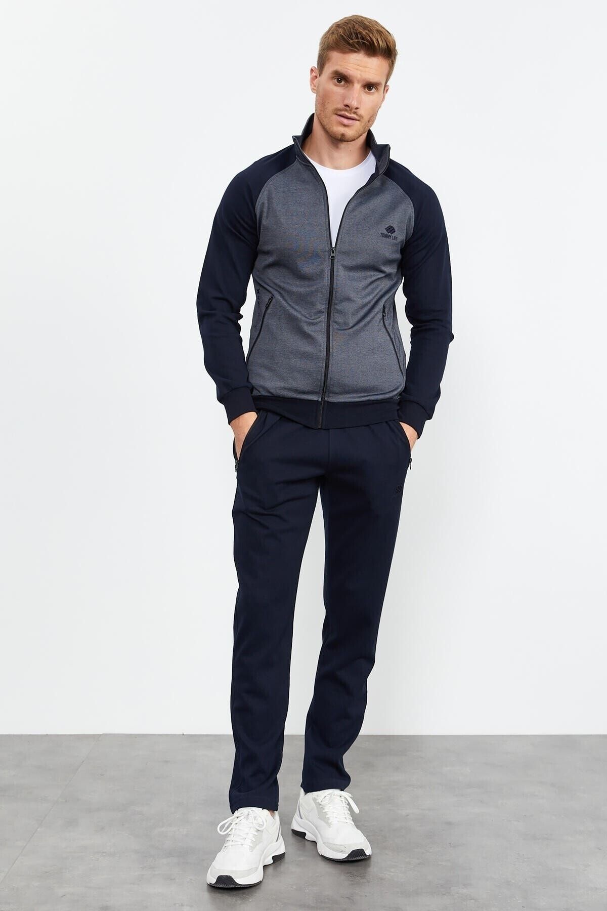 Tracksuit 2025 medium size