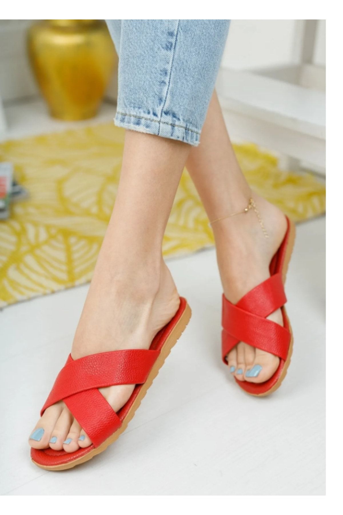 westy Red Cross Women s Slippers Trendyol