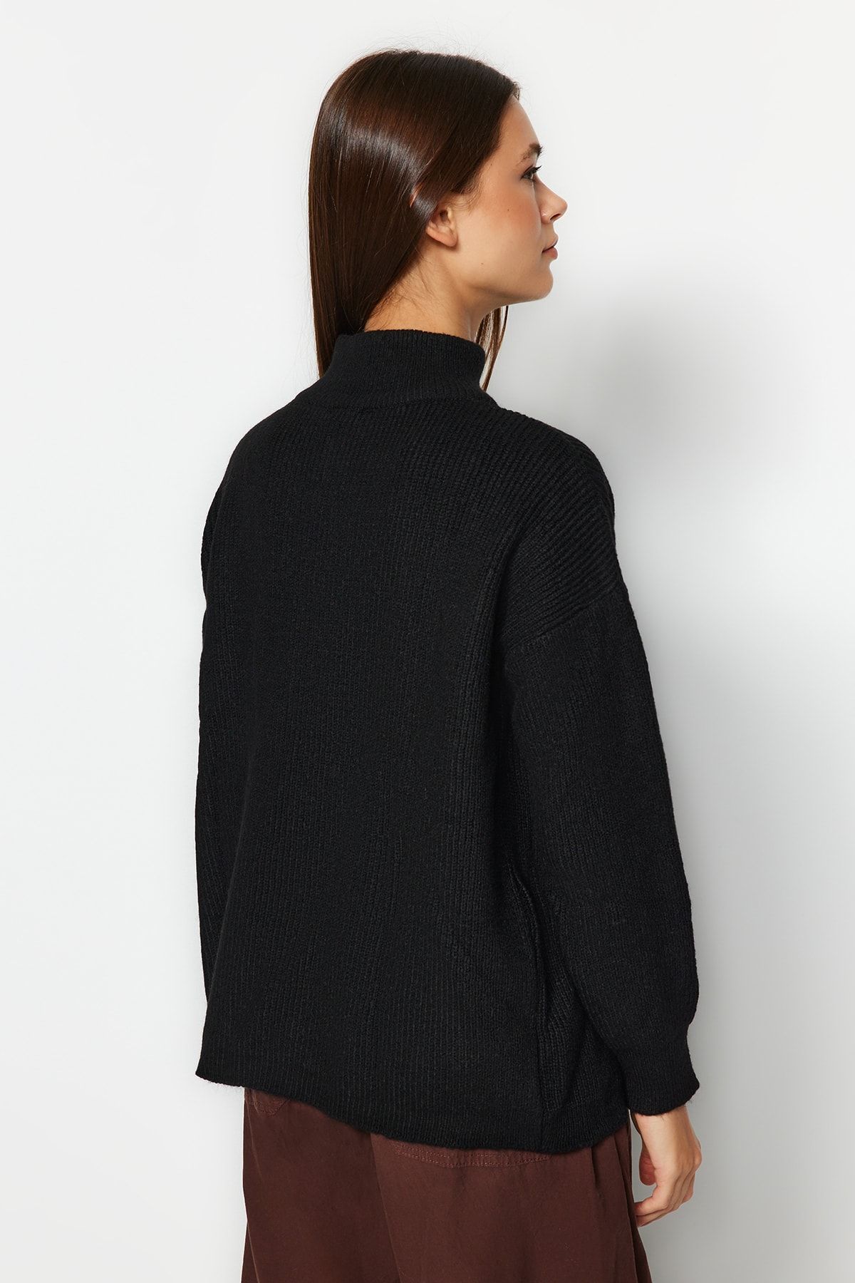 Trendyol Collection-Schwarzer, weicher, strukturierter Strickpullover mit Reißverschluss TWOAW20XS0009 6