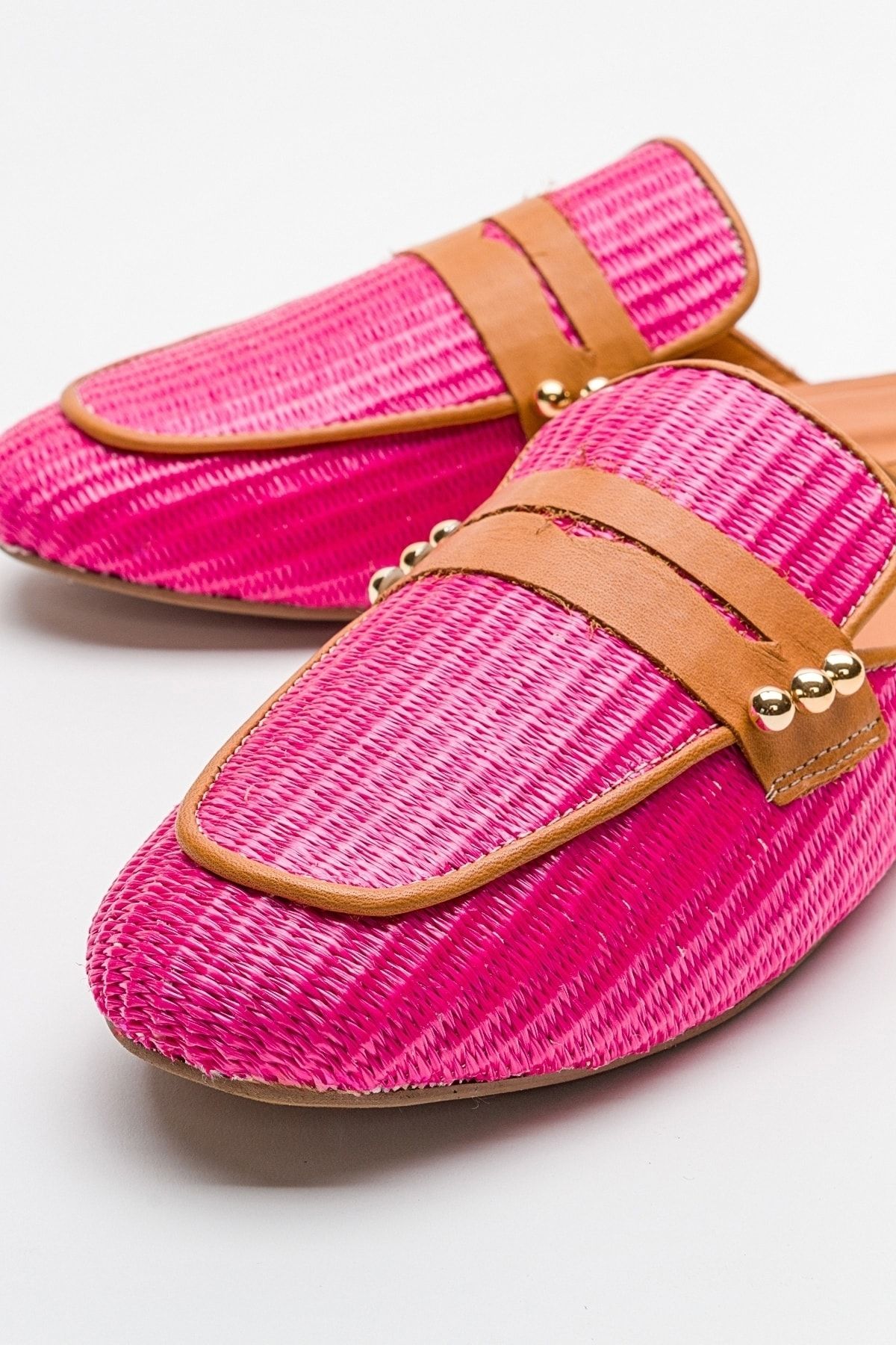 دمپایی صورتی زنانه 165 حصیری چرمی واقعی luvishoes