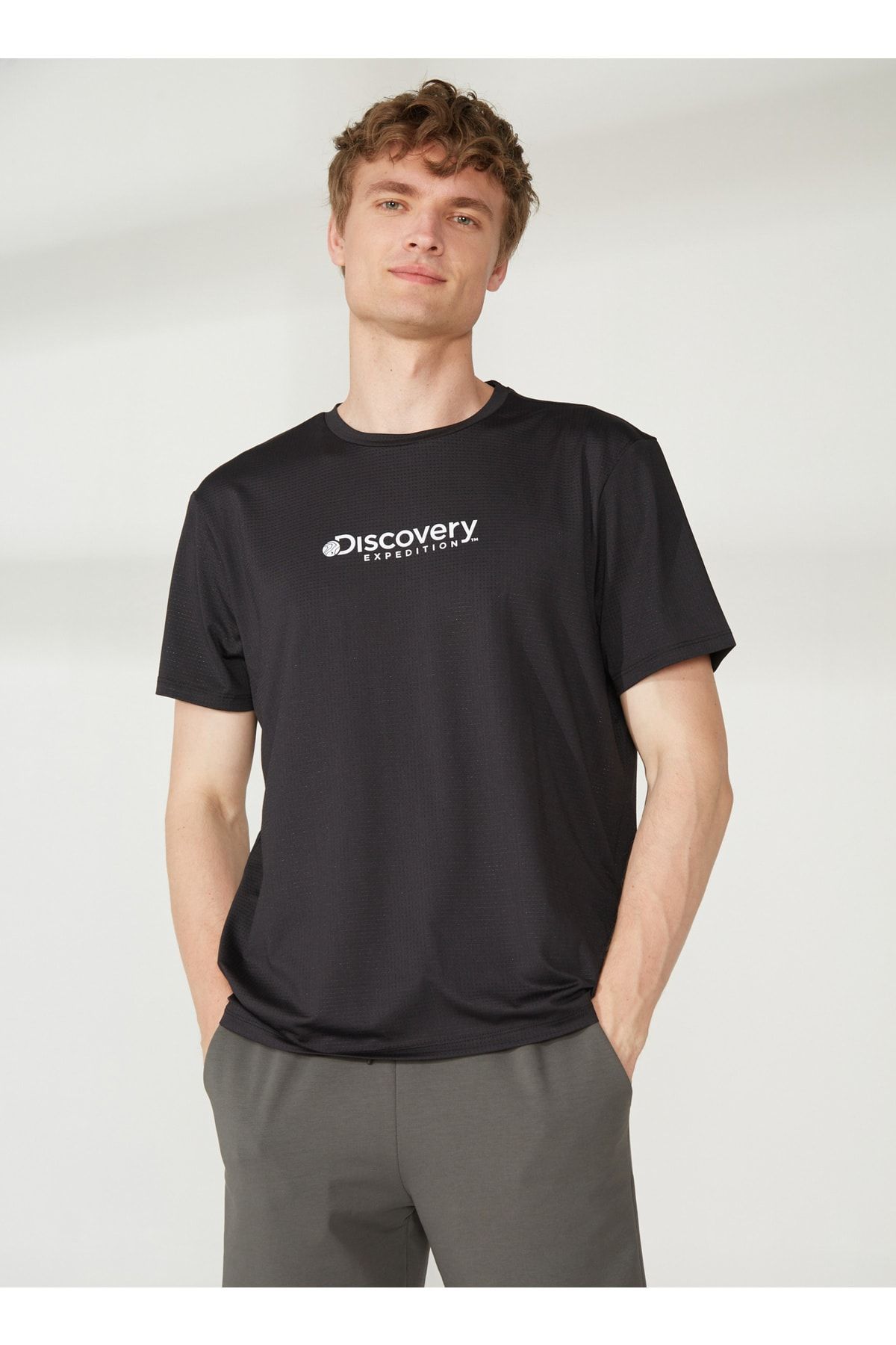 Discovery Expedition Bisiklet Yaka Düz Siyah Erkek T-Shirt