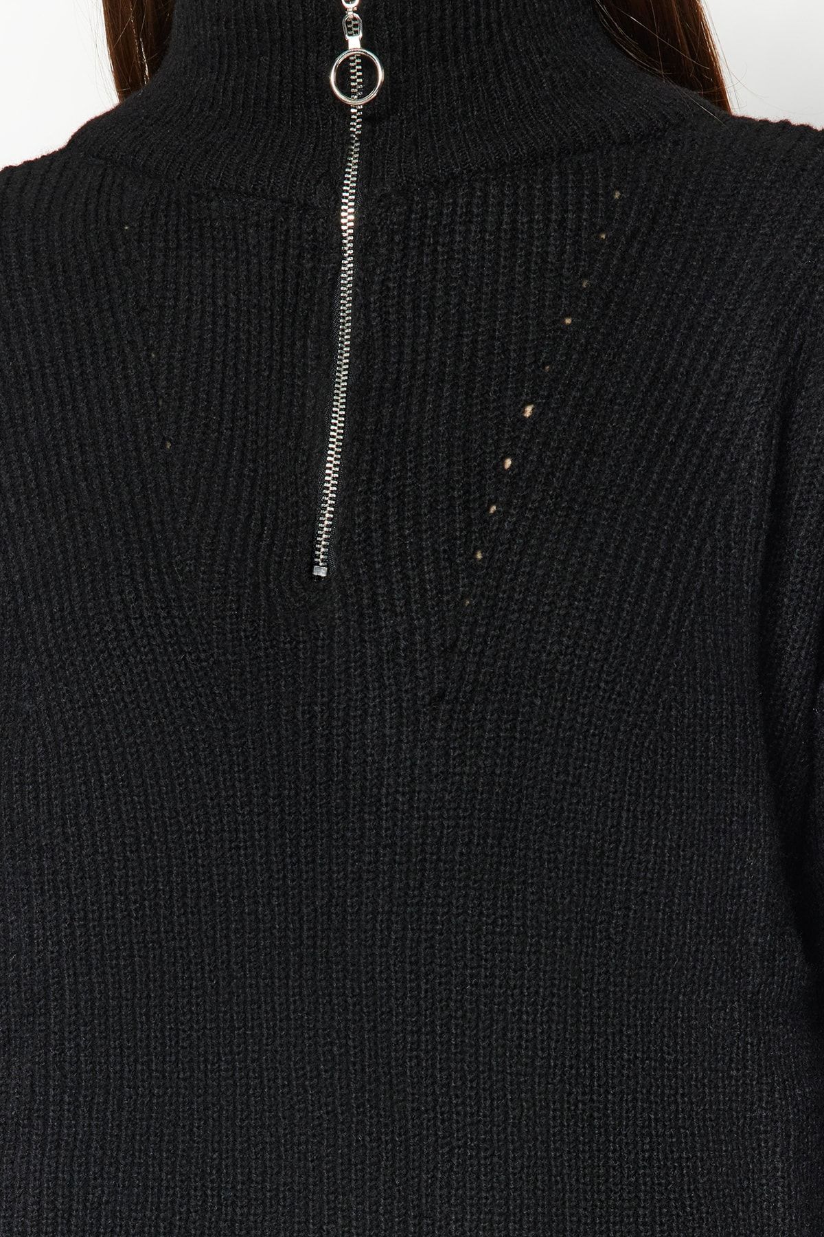 Trendyol Collection-Schwarzer, weicher, strukturierter Strickpullover mit Reißverschluss TWOAW20XS0009 5