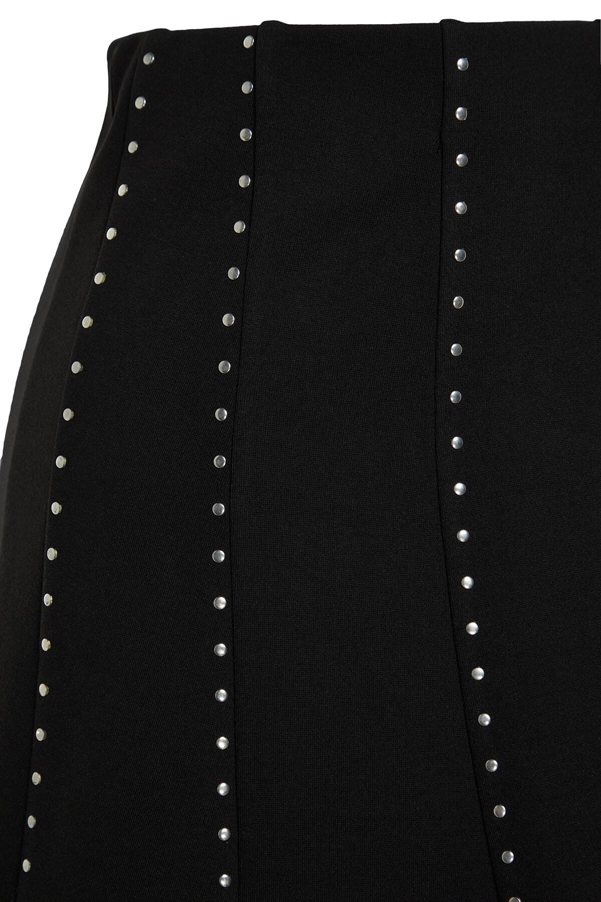 Trendyolmilla  Siyah Taş Aksesuarlı Mini Skater/Belden Açılan Örme Etek TWOAW24ET00075 - Görsel 8