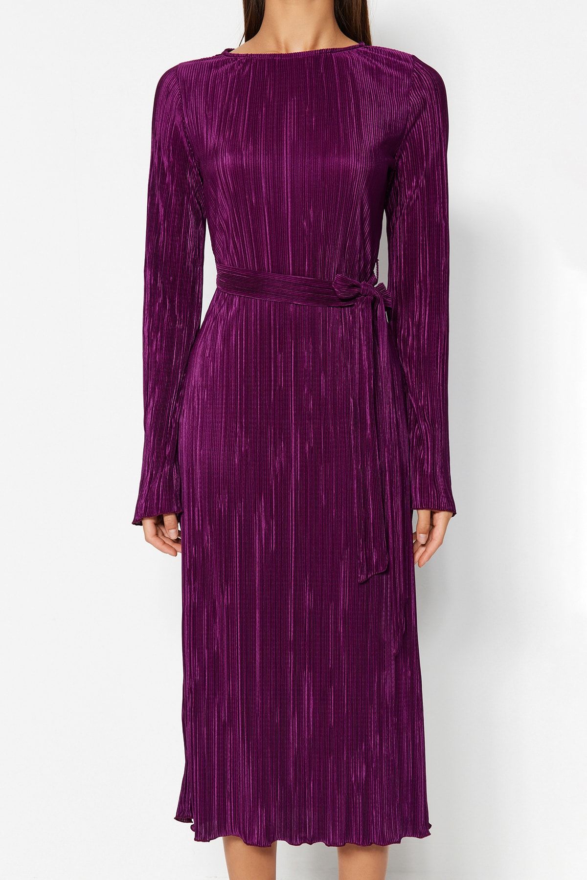 Trendyol Collection-Lila Premium-Faltenstoff, ausgestellte Ärmel, detailliertes A-Linien-Midi-Strickkleid TWOAW24EL00125 4