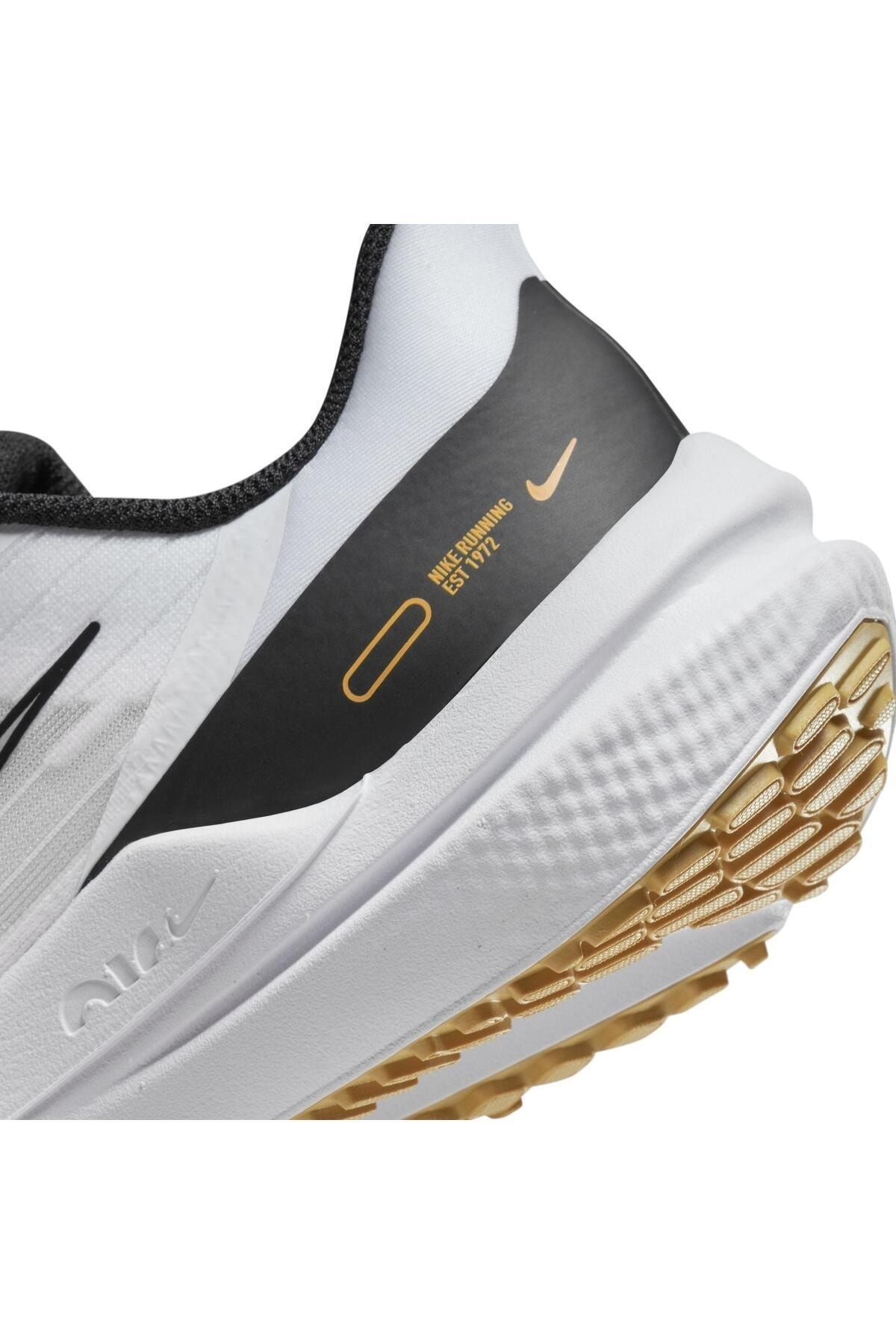 Nike 9 Women s White Sneakers Trendyol