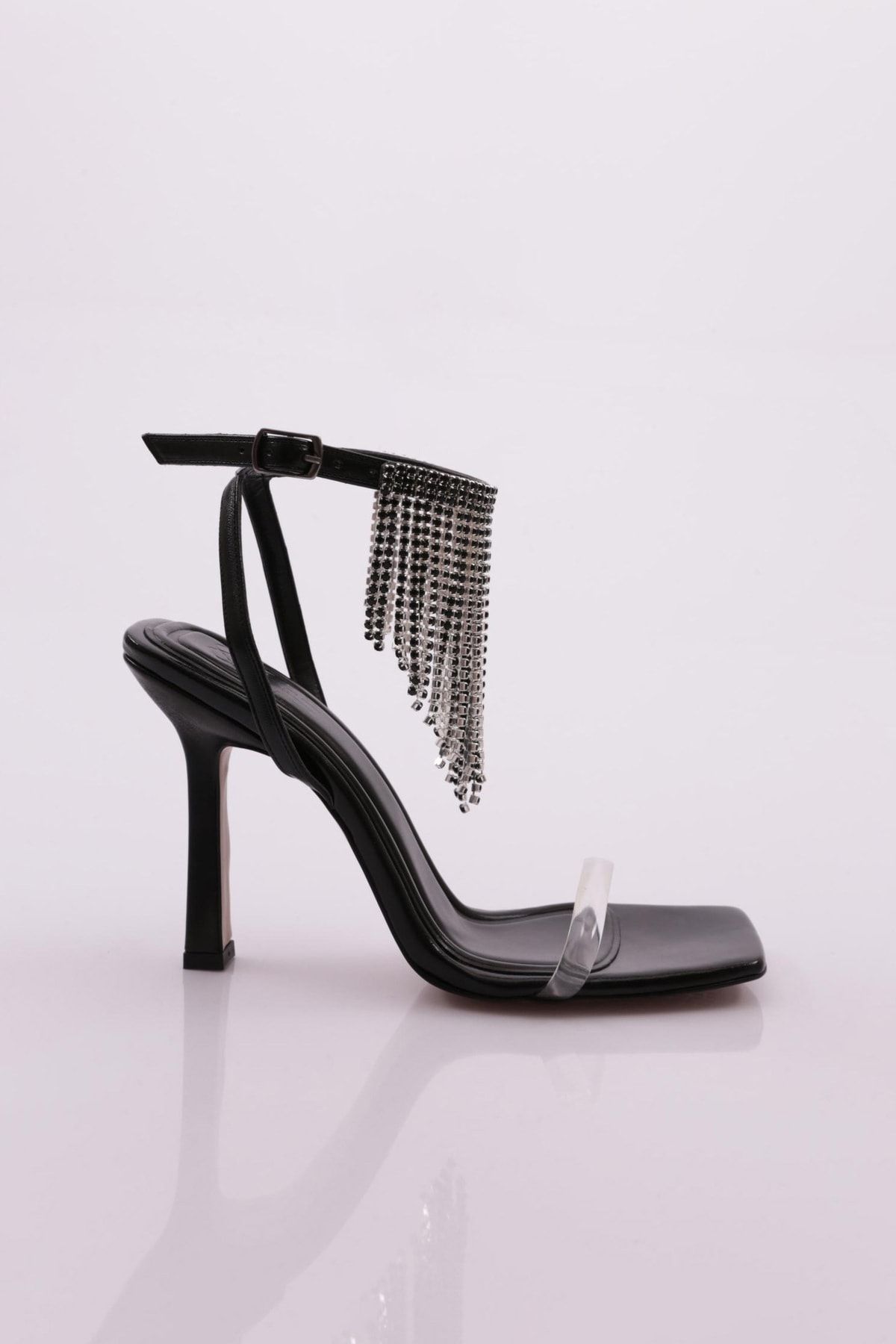 Black hotsell tassel heels