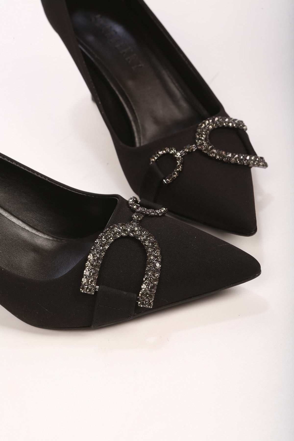 Shoeberry-Damen-Tragetasche aus schwarzem, mattem Satin mit Absatz und Stiletto-Absatz 4