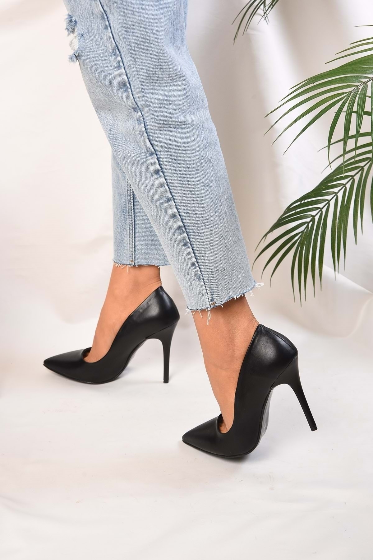 Deyna Black Skin klassischer Stiletto-Absatz für Damen - 