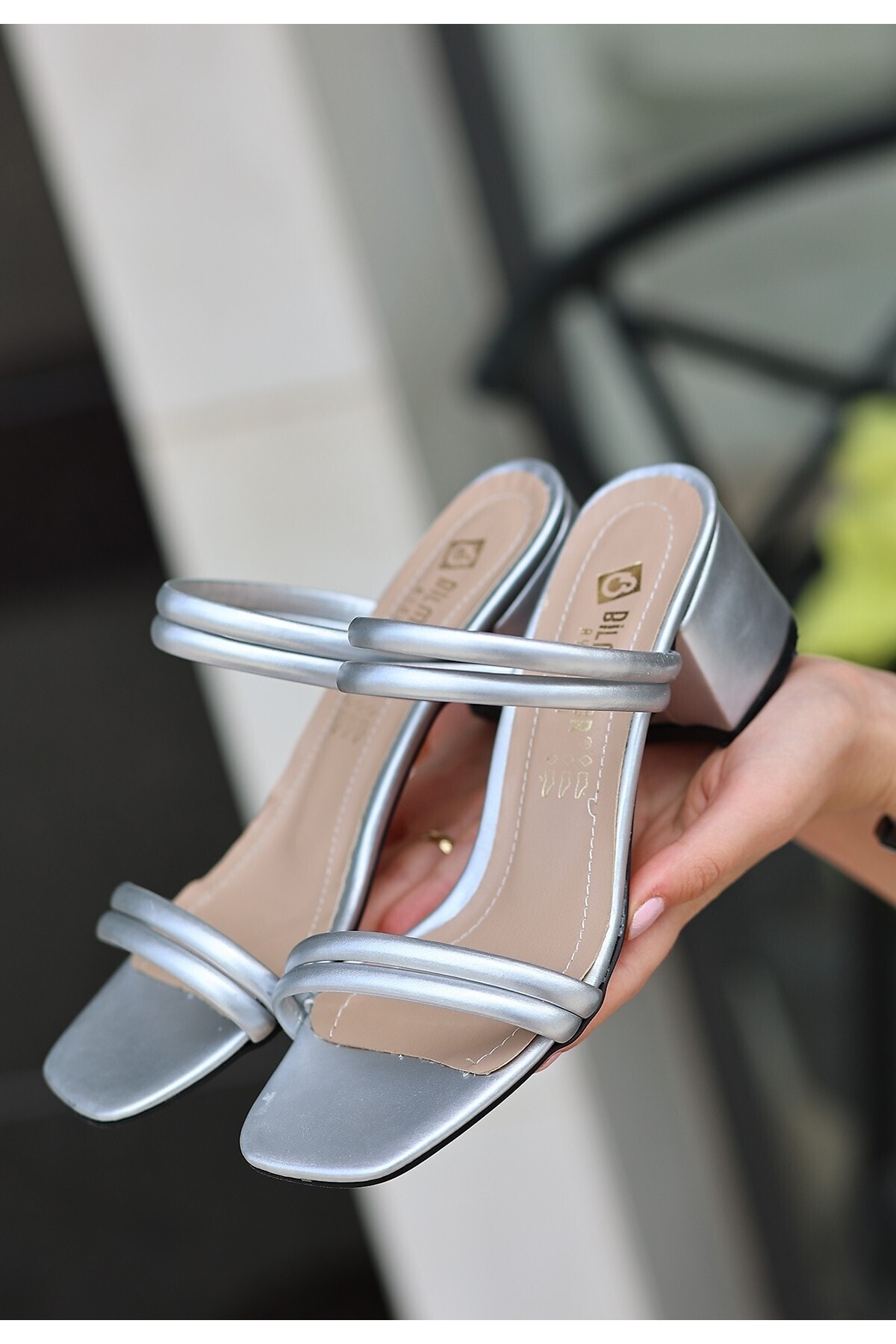 Renti Gri Cilt Topuklu Terlik