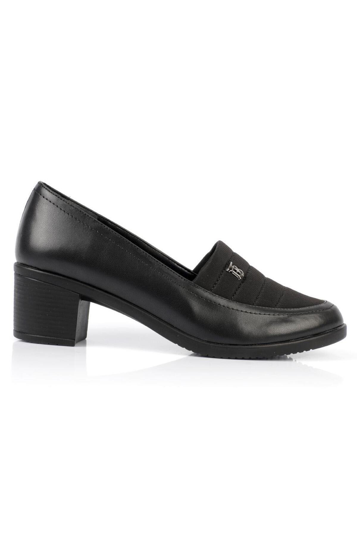 Capone Outfitters-Capone Damenschuhe mit dickem Absatz in Schwarz 2