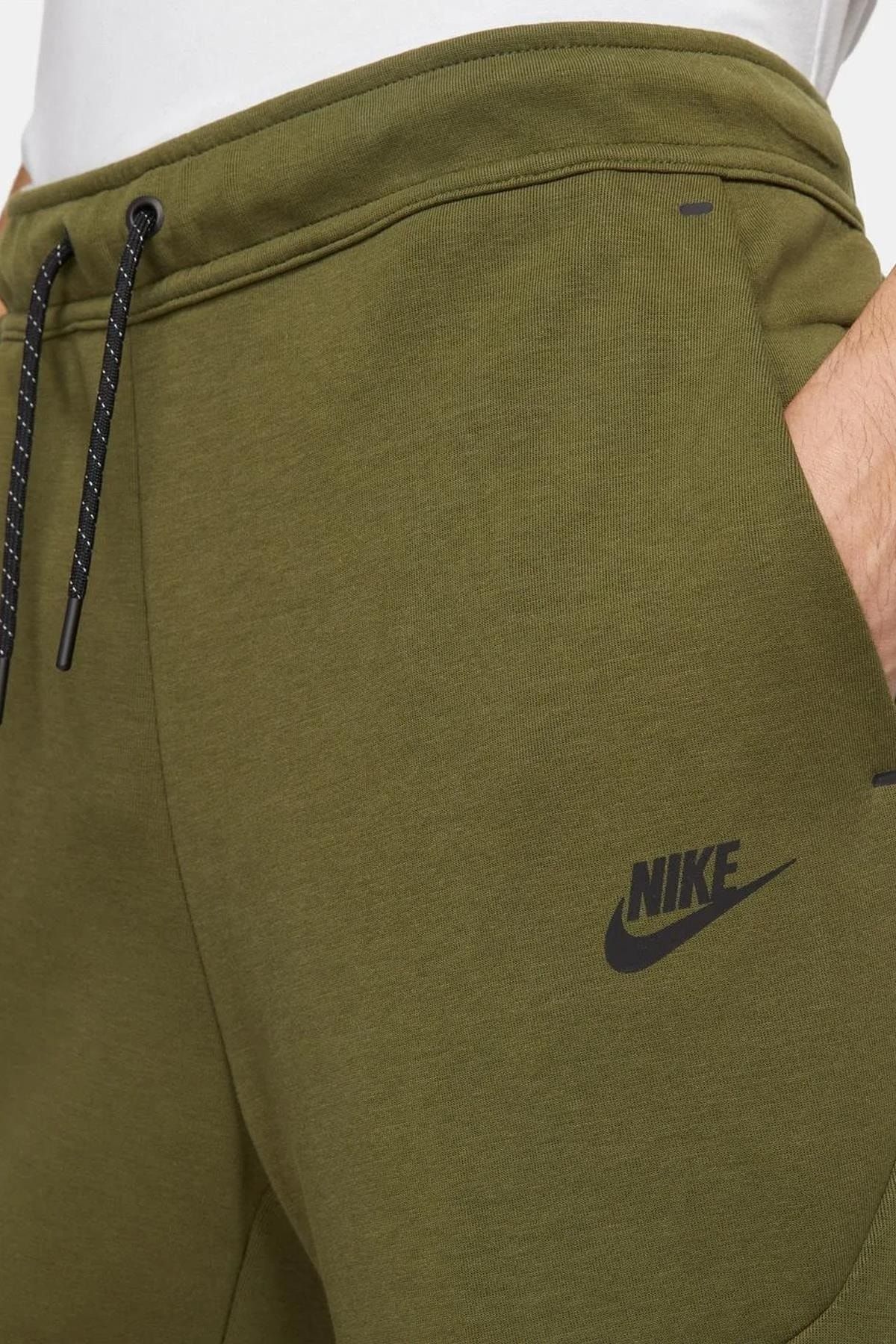 SPORTSWEAR TECH FLEECE SLIM FIT JOGGER KHAKI