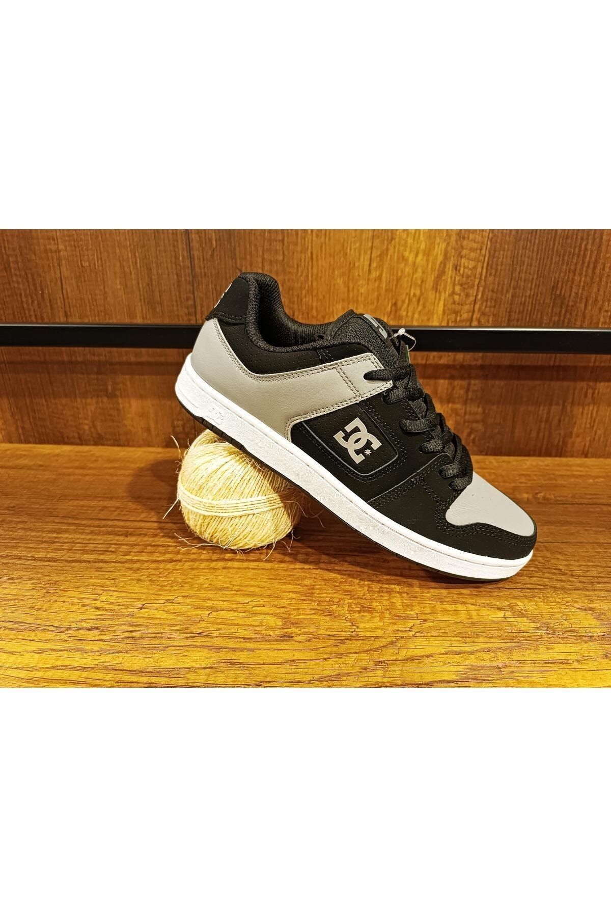 Dc sales flat shoes