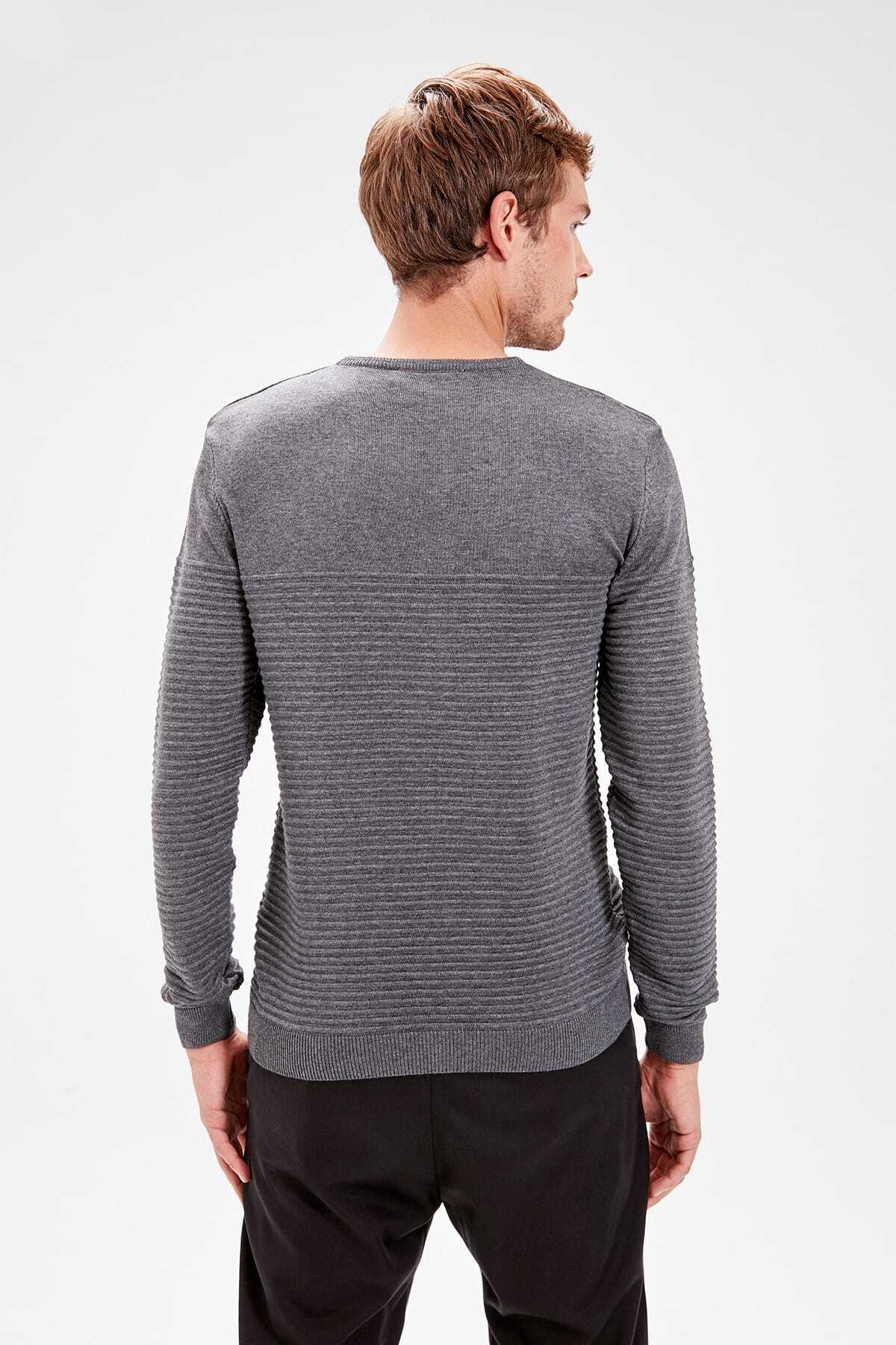 Trendyol Collection-Szürke karcsú, testhezálló kerékpáros nyakú texturált kötött pulóver TMNAW20IY0014 16