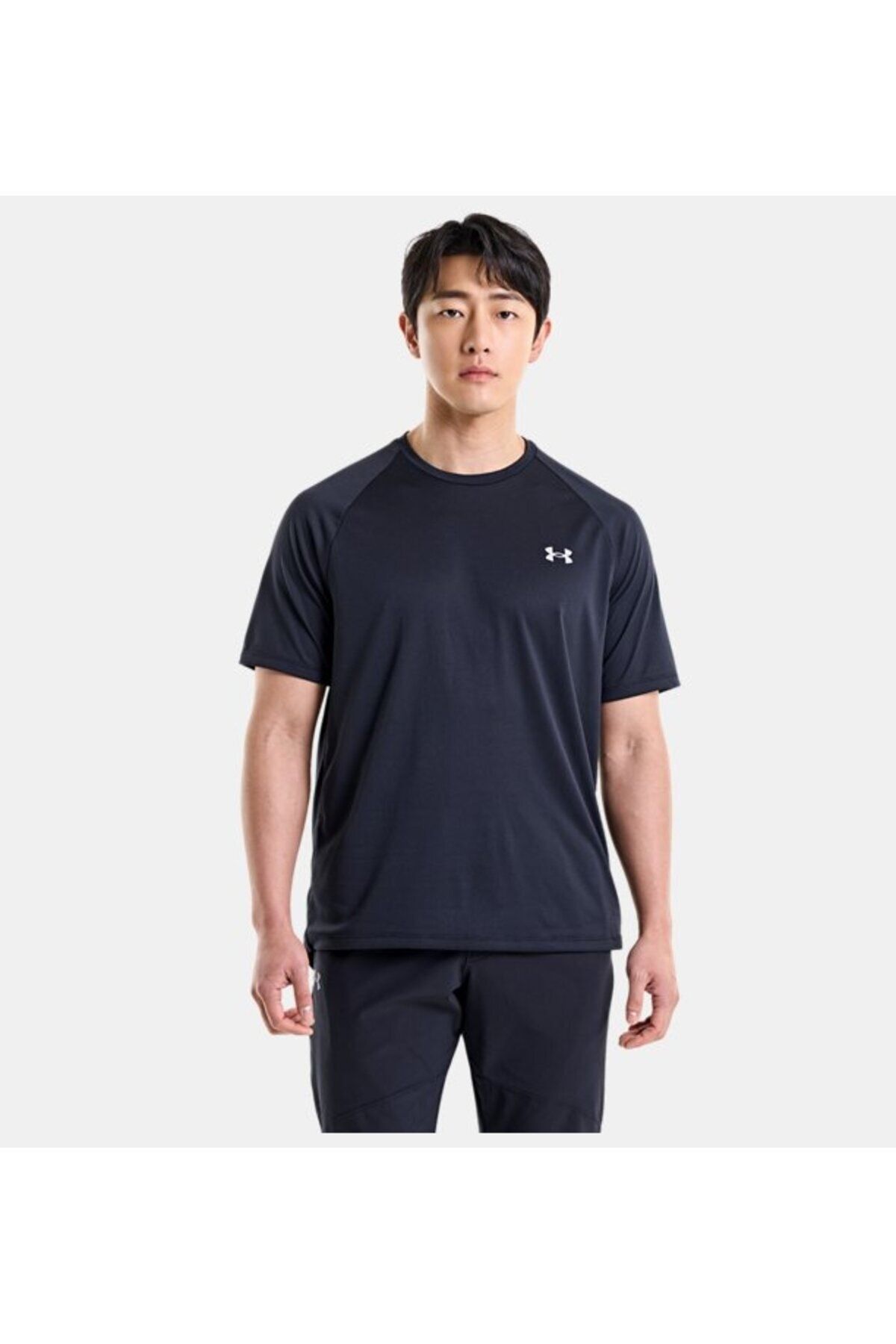 تی شرت مشکی مردانه UA Tech ™ بازتاب آستین کوتاه 1377054 001 Under Armour