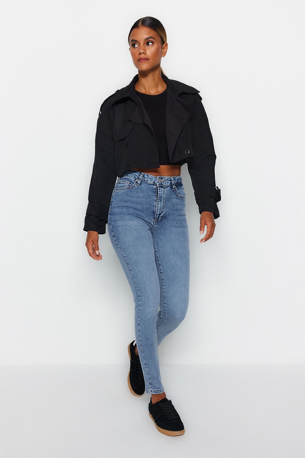 Trendyol Collection-Hellblaue High Waist Skinny Jeans mit Shaping-Effekt TWOAW24JE00070 2