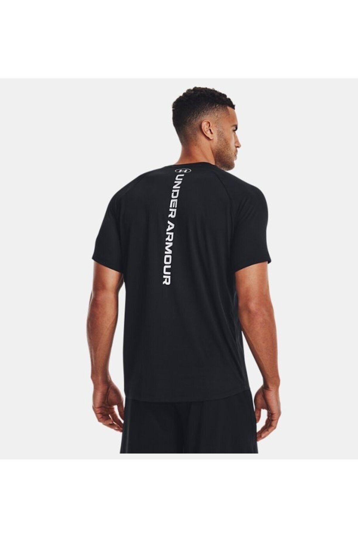 تی شرت مشکی مردانه UA Tech ™ بازتاب آستین کوتاه 1377054 001 Under Armour