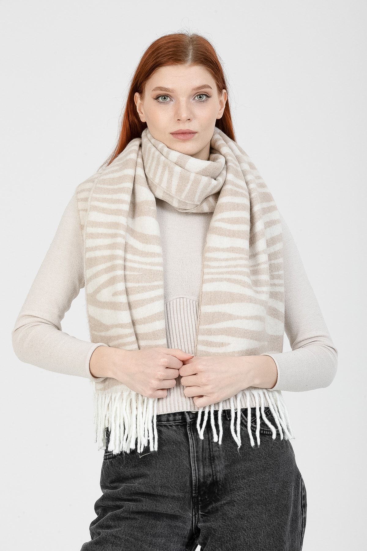 Gold scarf shop