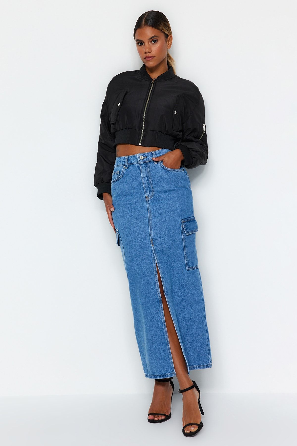 Trendyol Collection-Blauer Maxi-Jeansrock mit Cargo-Tasche TWOAW24ET00133 3